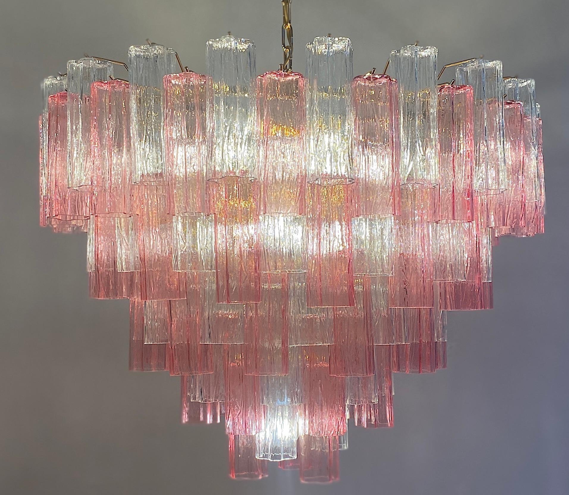 Lampadario o plafoniera Tronchi in vetro di Murano rosa e trasparente di grandi dimensioni In condizioni Nuovo in vendita a Rome, IT