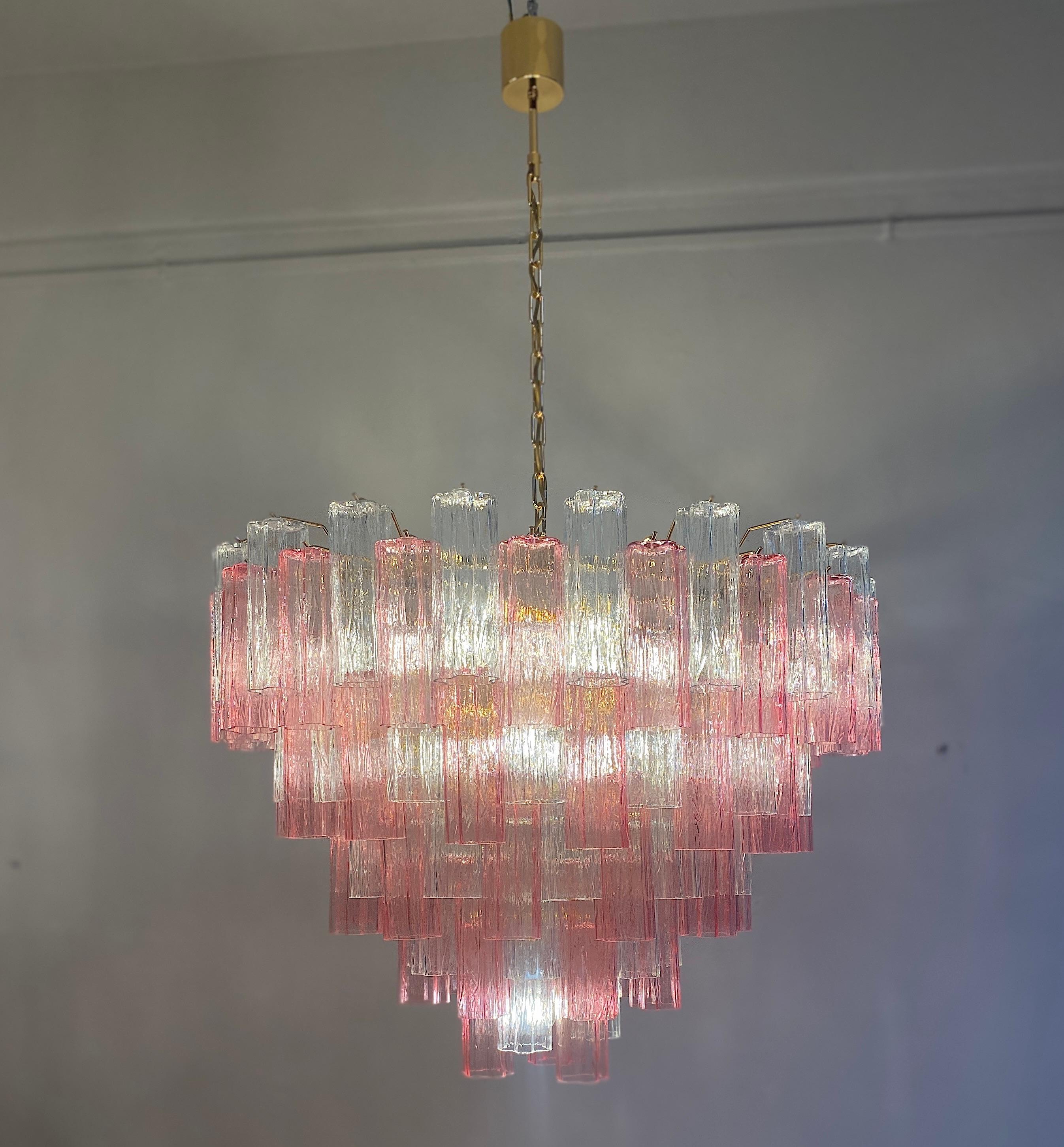 XXI secolo e contemporaneo Lampadario o plafoniera Tronchi in vetro di Murano rosa e trasparente di grandi dimensioni in vendita