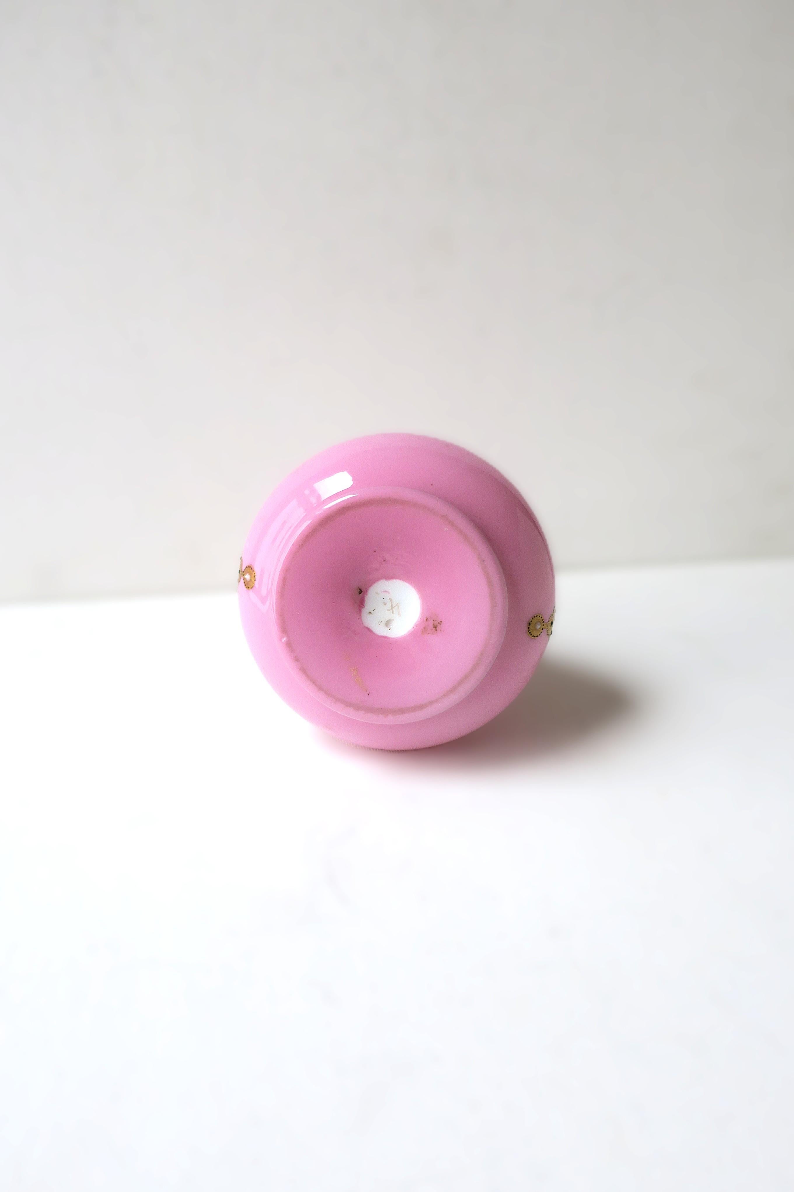 Vaso di vetro artistico rosa e oro ingioiellato in vendita 3