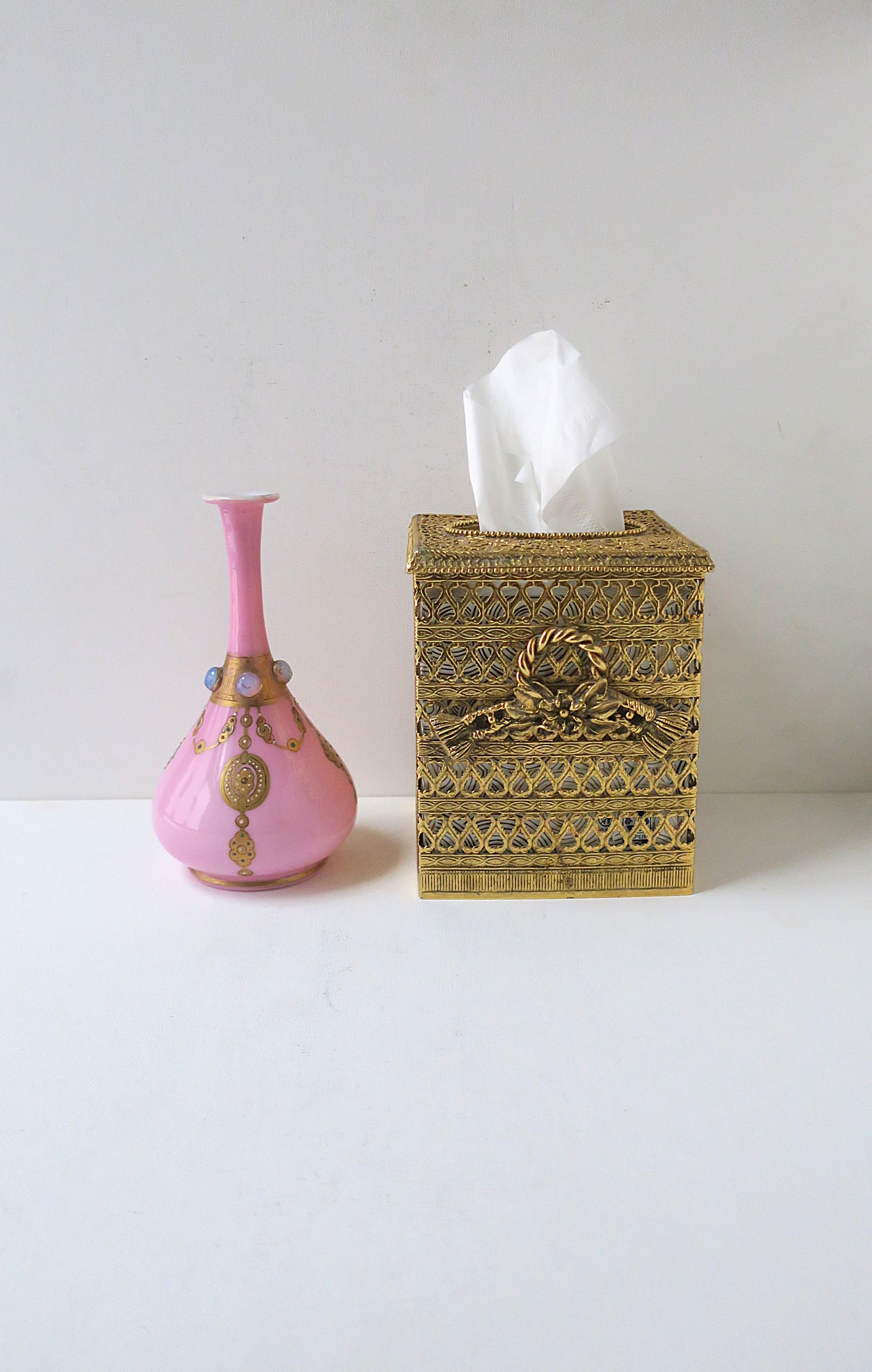 Dorato Vaso di vetro artistico rosa e oro ingioiellato in vendita