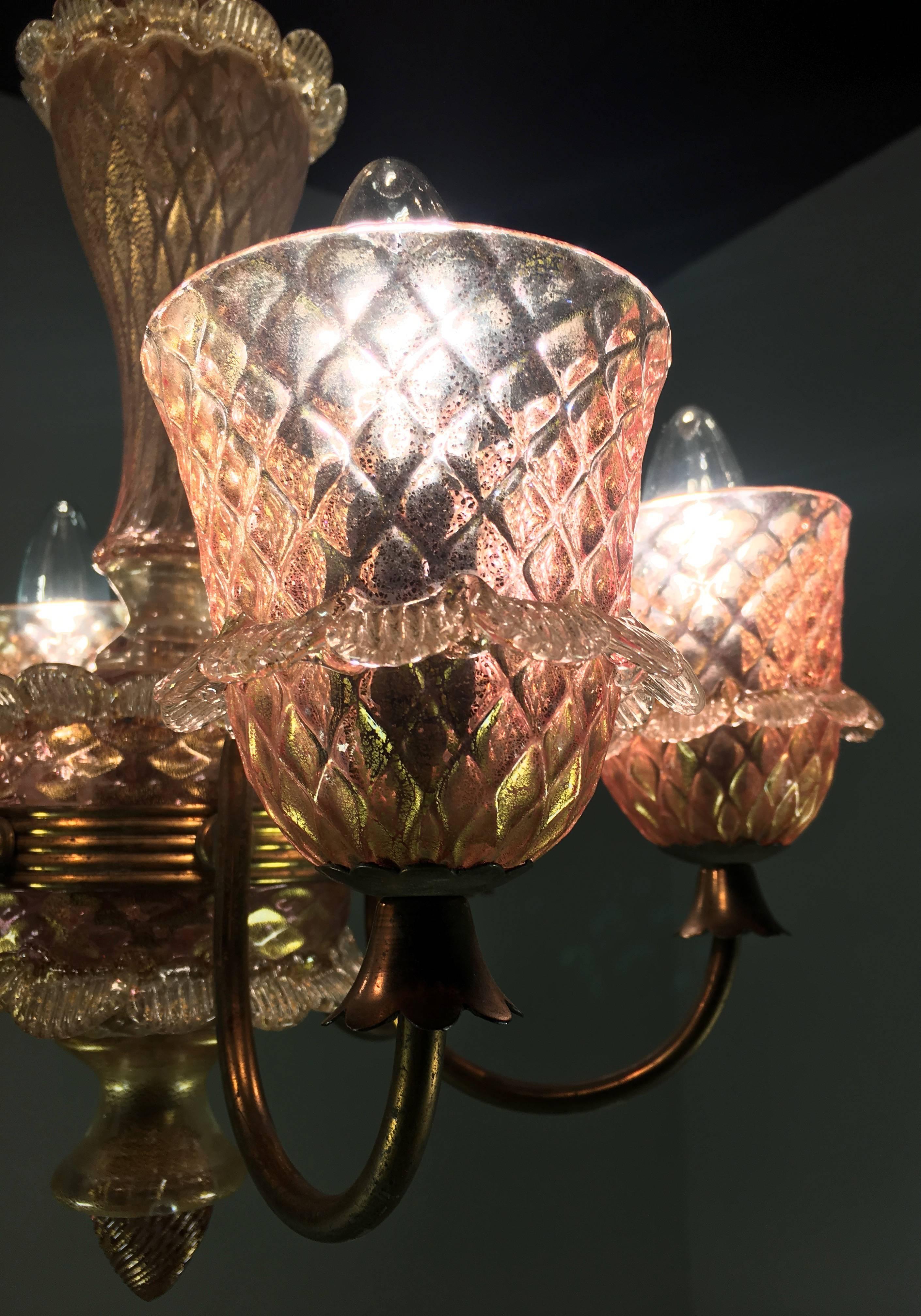 Ottone Lampadario rosa e oro di Barovier & Toso, Murano, 1950 in vendita