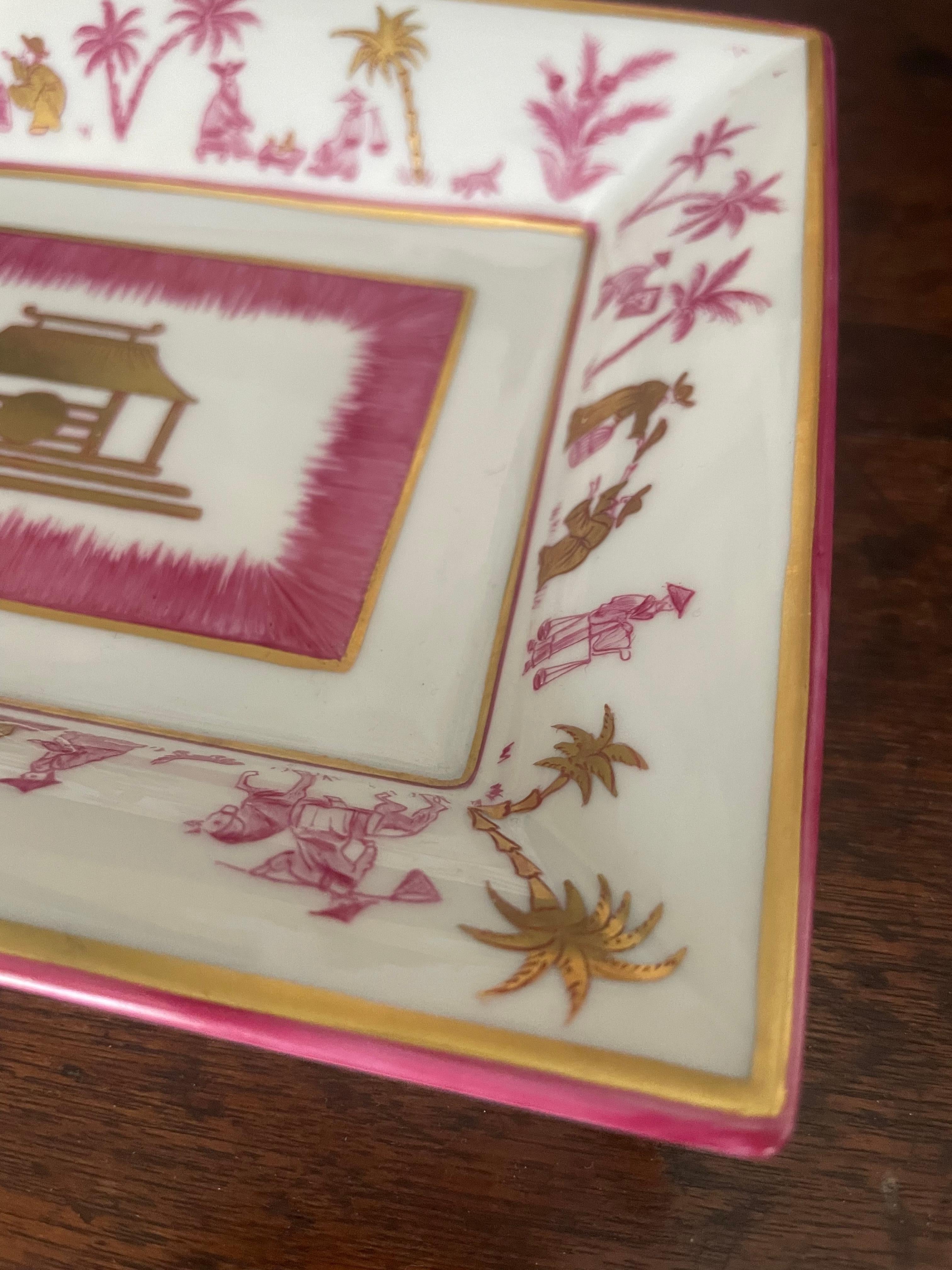 Pink and Gold Chinoiserie Vide Poche In Good Condition For Sale In New York, NY