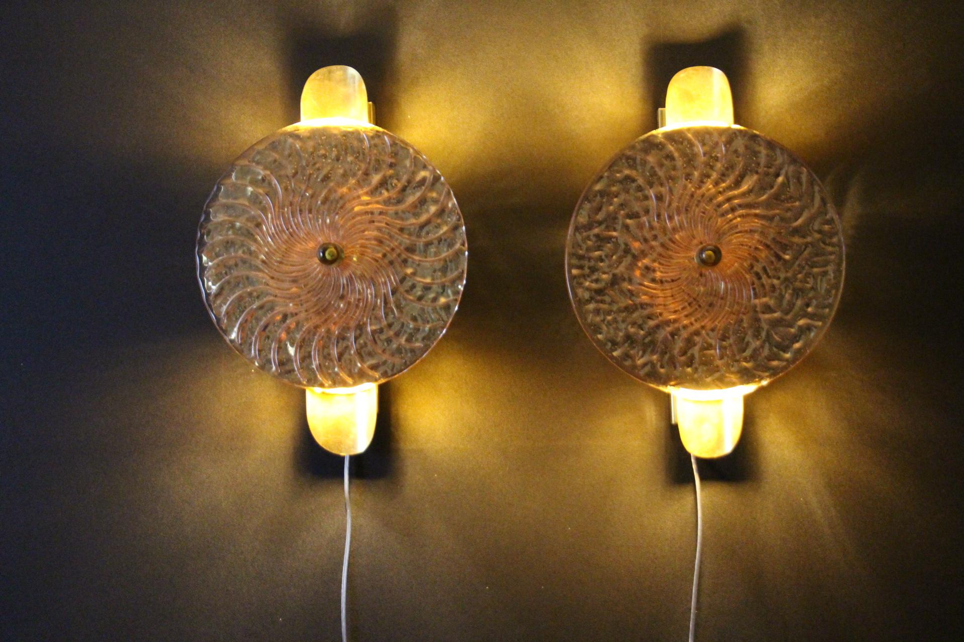 Pink and Golden Murano Glass Wall Lights In Disc Shape For Sale 4