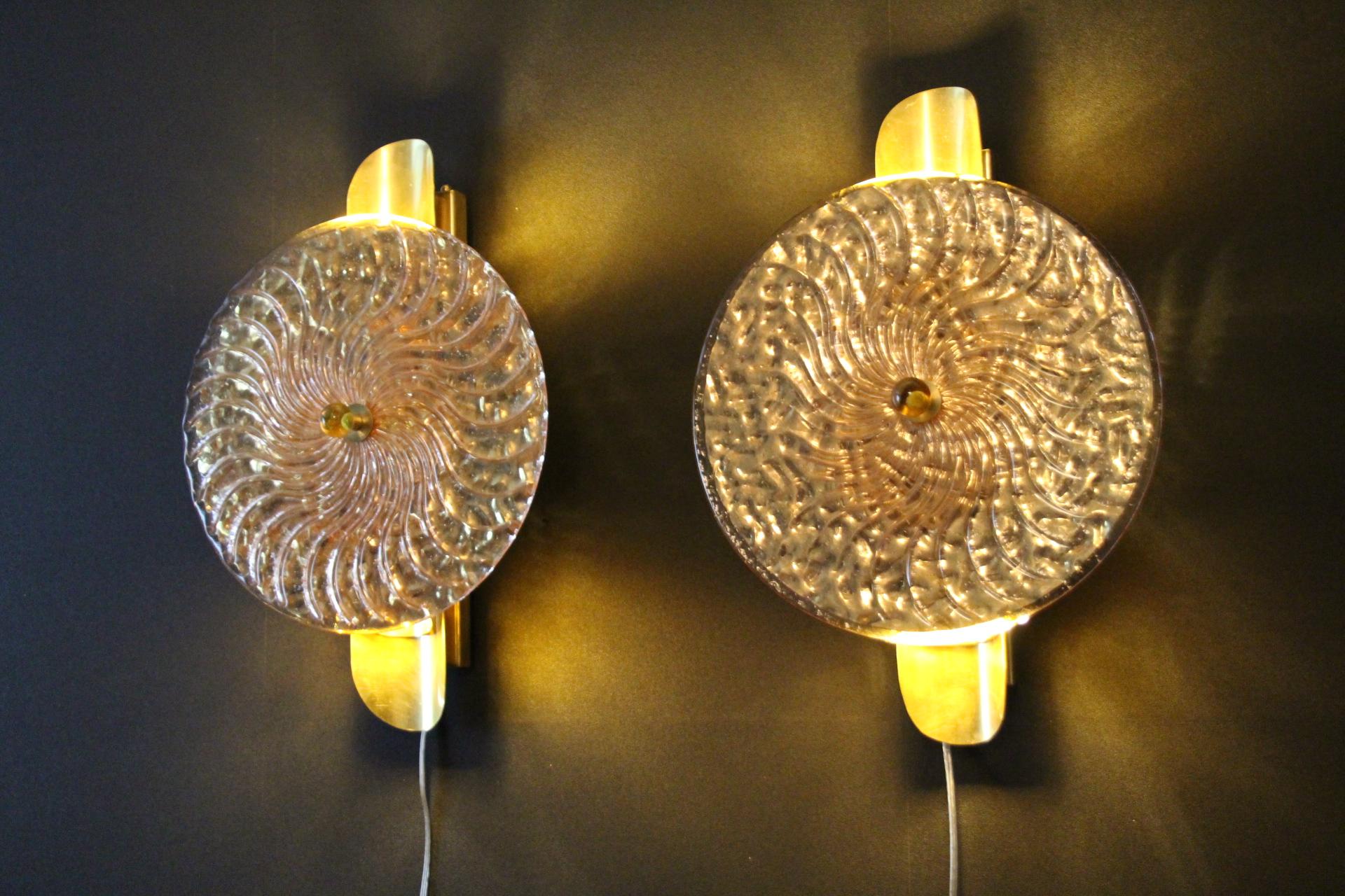 Pink and Golden Murano Glass Wall Lights In Disc Shape For Sale 5
