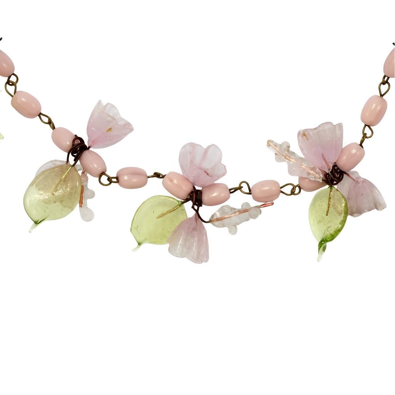 Pink and Green Glass Bead Flower and Leaf Necklace circa 1930s For Sale 1