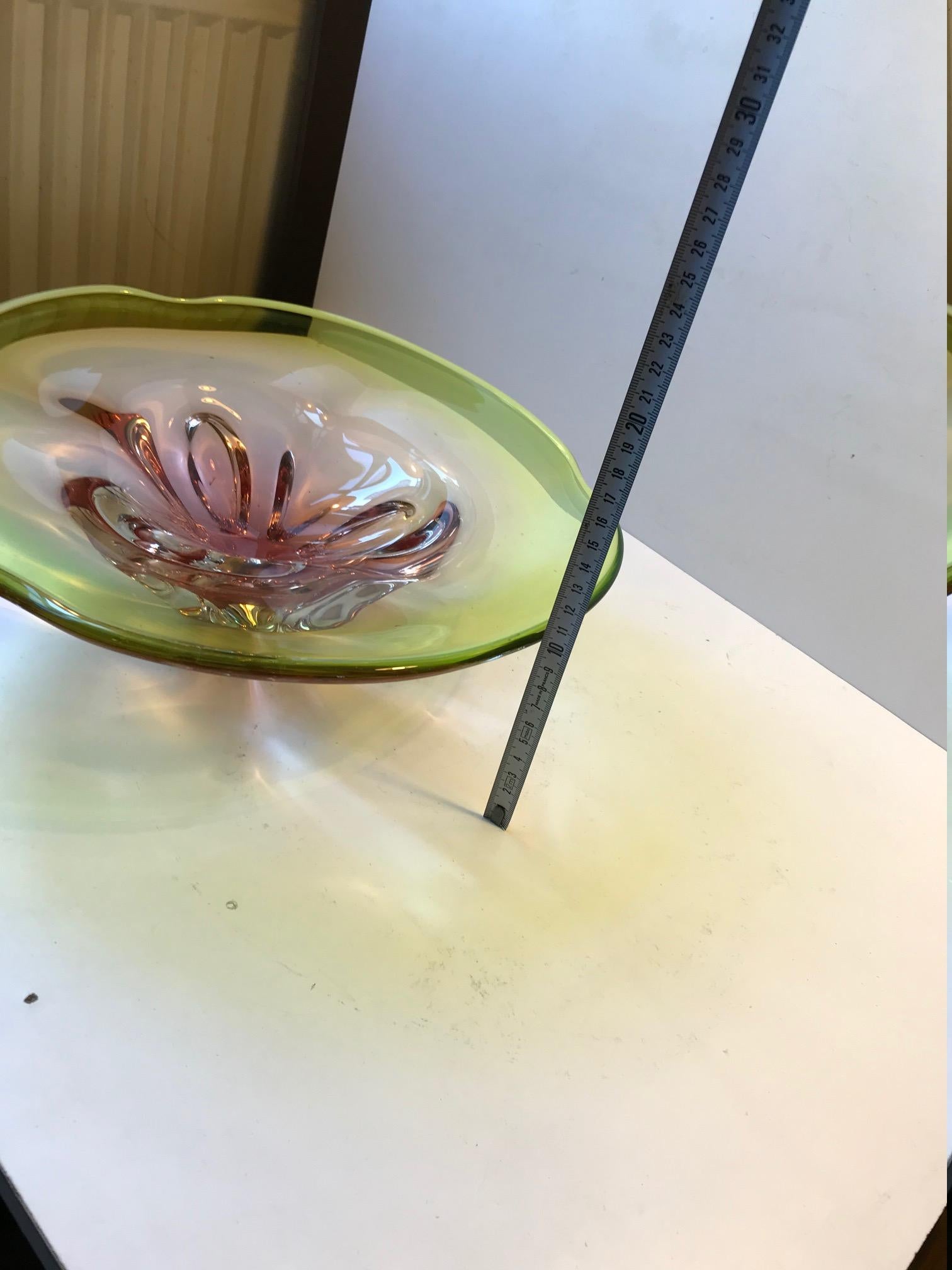 Pink and Green Murano Centerpiece Bowl by Archimede Seguso, 1950s For Sale 4