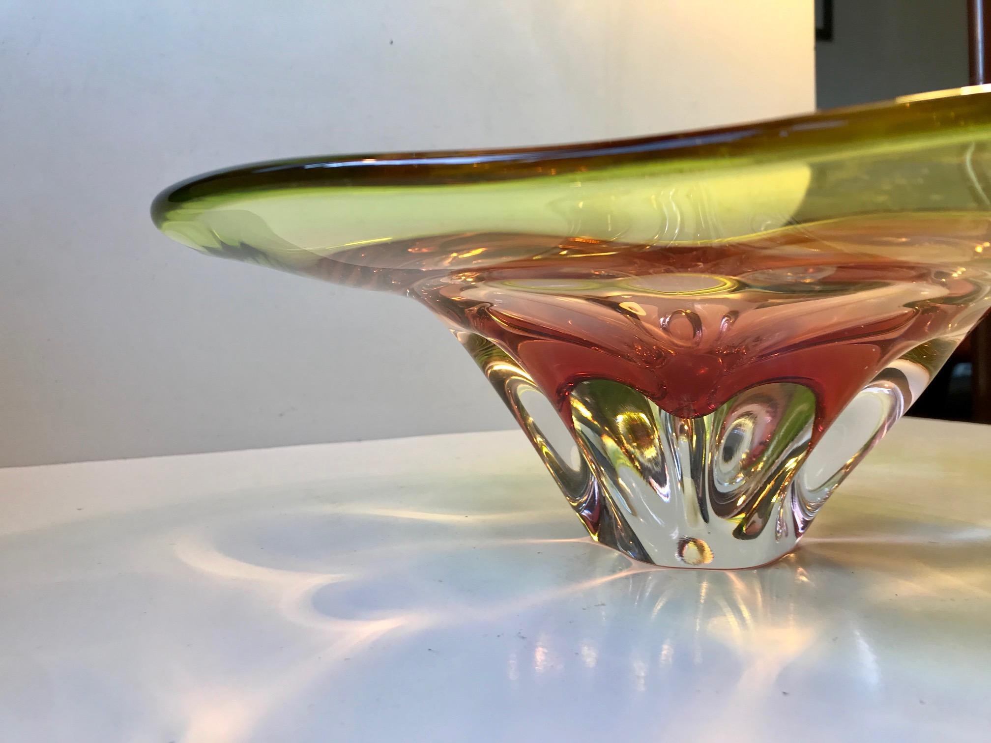 Mid-Century Modern Pink and Green Murano Centerpiece Bowl by Archimede Seguso, 1950s For Sale