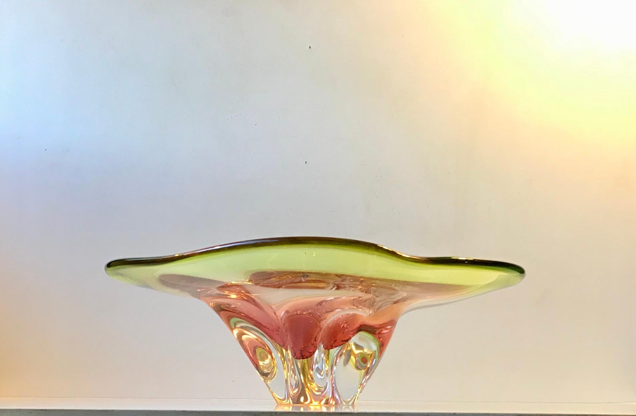 Mid-20th Century Pink and Green Murano Centerpiece Bowl by Archimede Seguso, 1950s For Sale