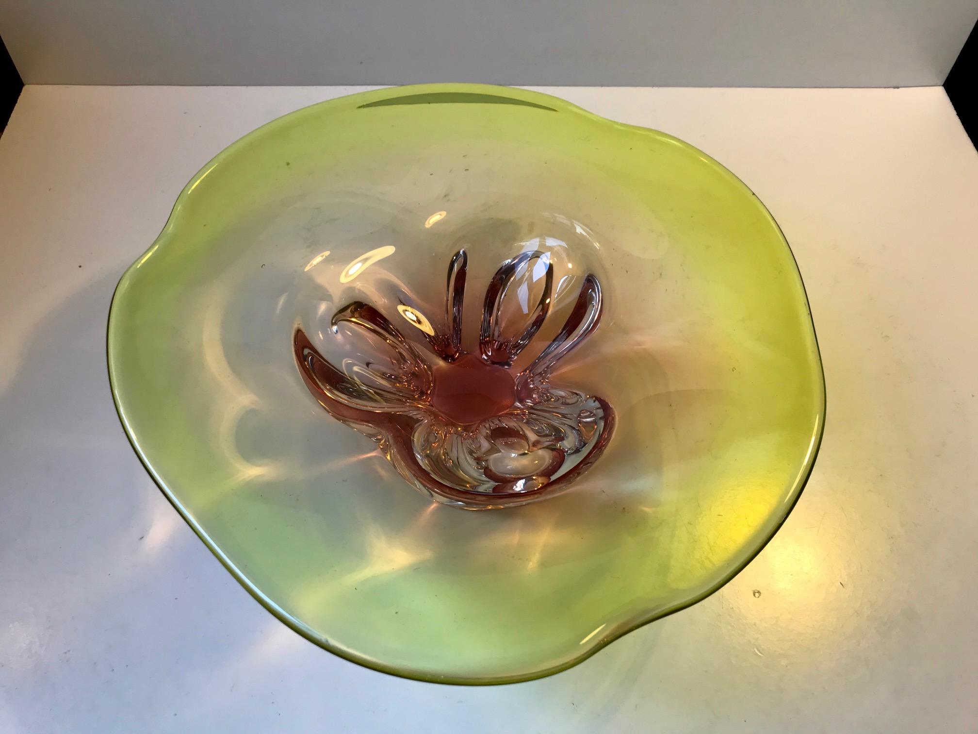 Pink and Green Murano Centerpiece Bowl by Archimede Seguso, 1950s For Sale 1