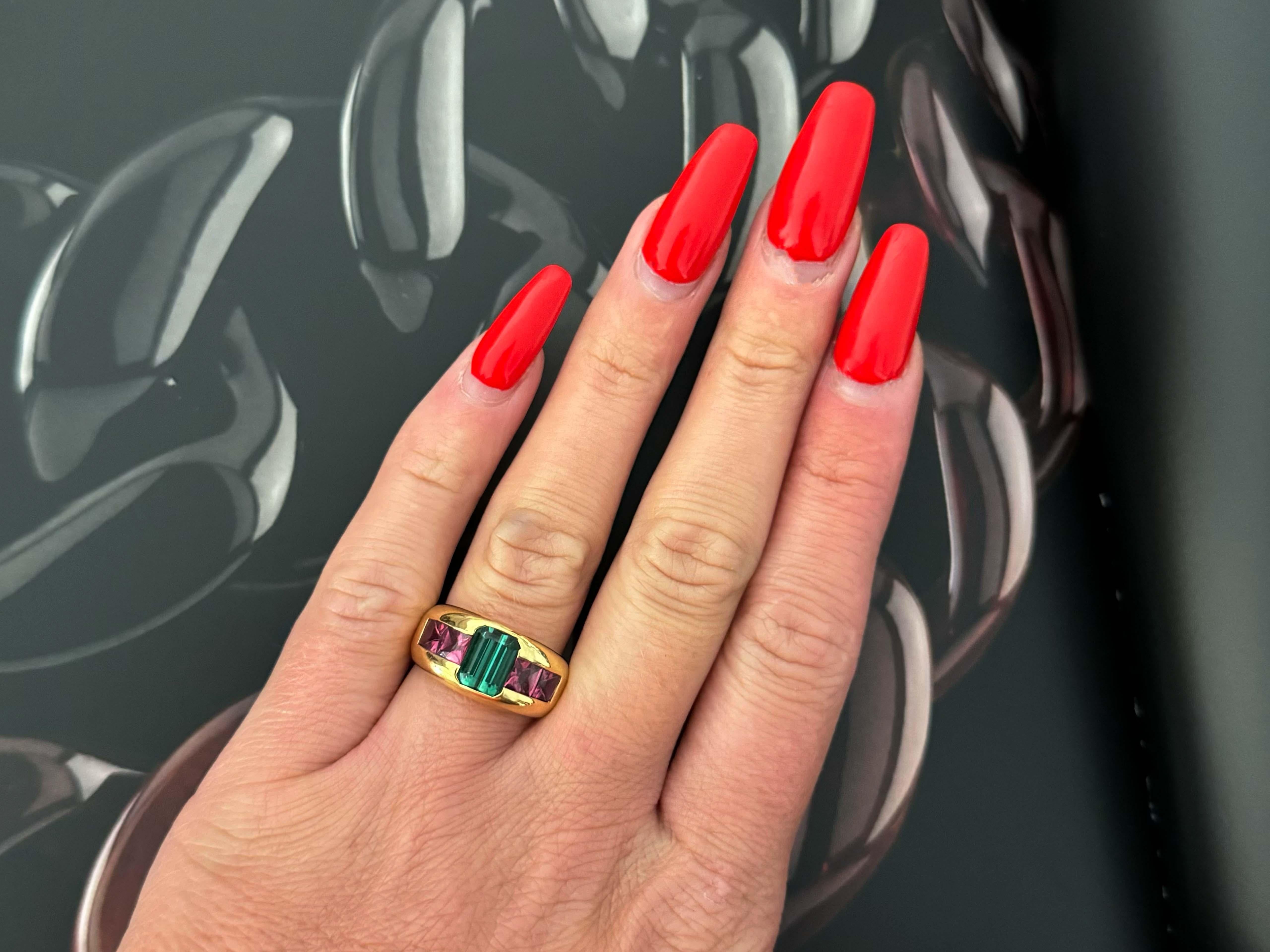 Item Specifications:

Metal: 18K Yellow Gold

Ring Size: 6.75

Total Weight: 10.1 Grams

Gemstone Specifications:

Gemstones: pink and green tourmaline

Condition: Preowned, Excellent

Stamped: 