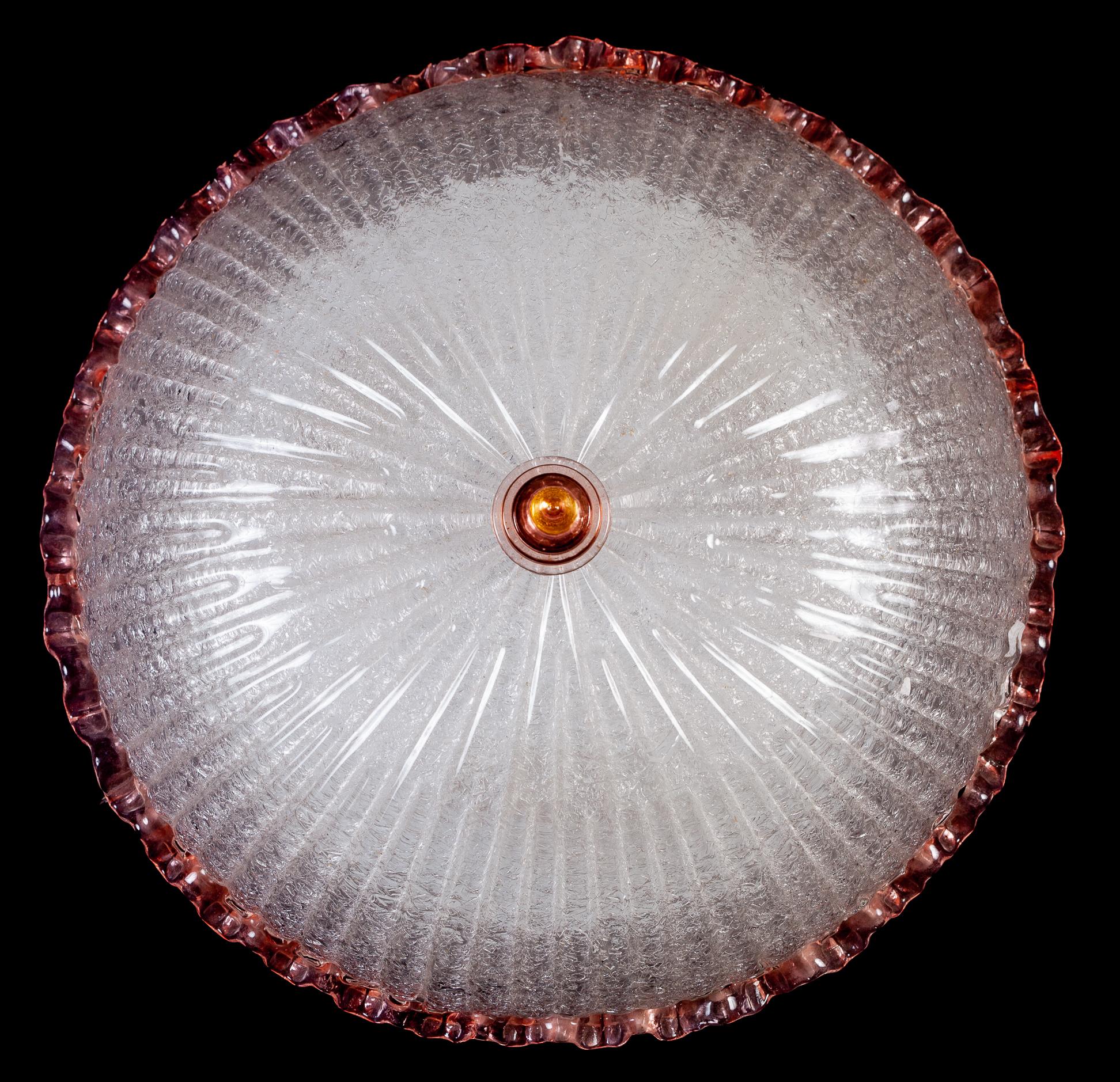 Wonderful midcentury Italian Murano glass ceiling fixture by
Barovier e Toso, 1950 with a pink bord decoration.
  