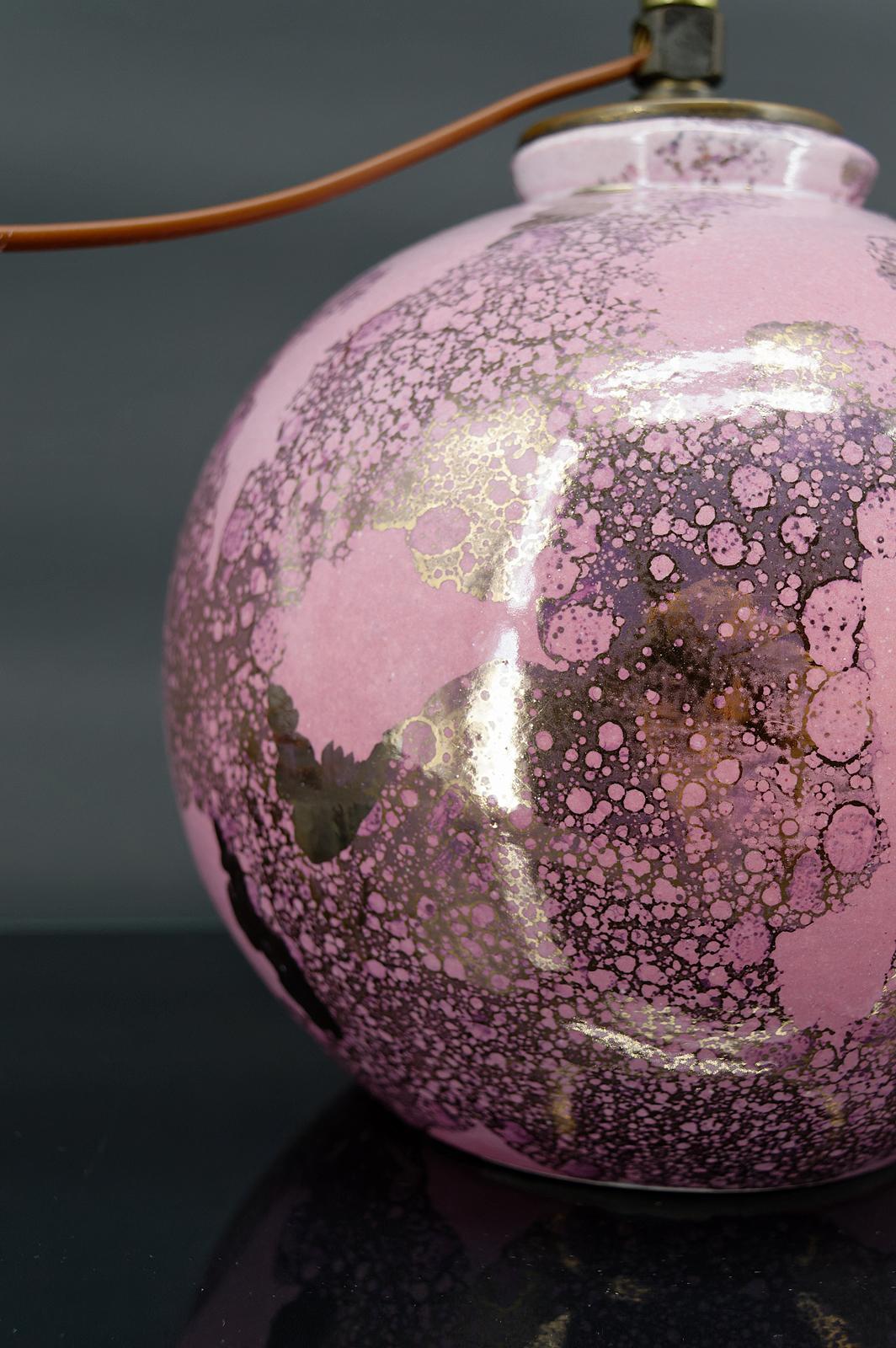 Pink and pearly ceramic ball lamp by Marguerite Briansau, Art Deco, France, 1930 For Sale 4