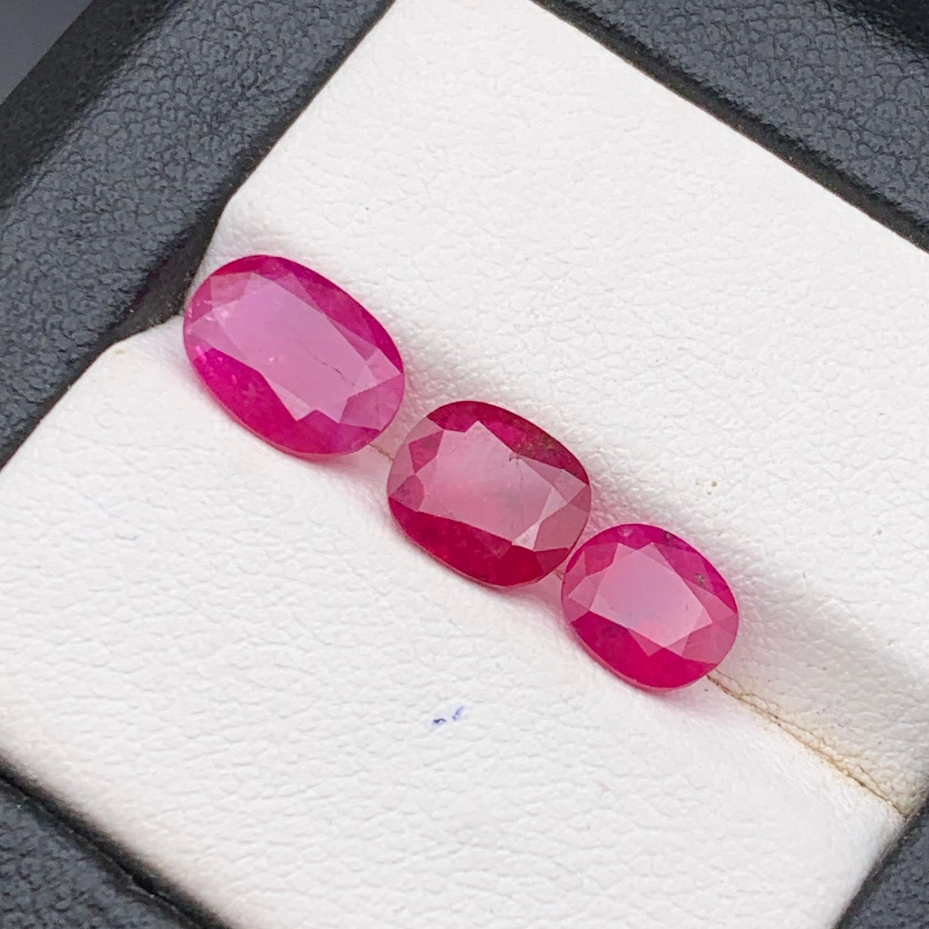 Rubino rosa e rosso 4,50 carati taglio ovale gemme naturali sfuse - pacco misura gioielli in vendita 2