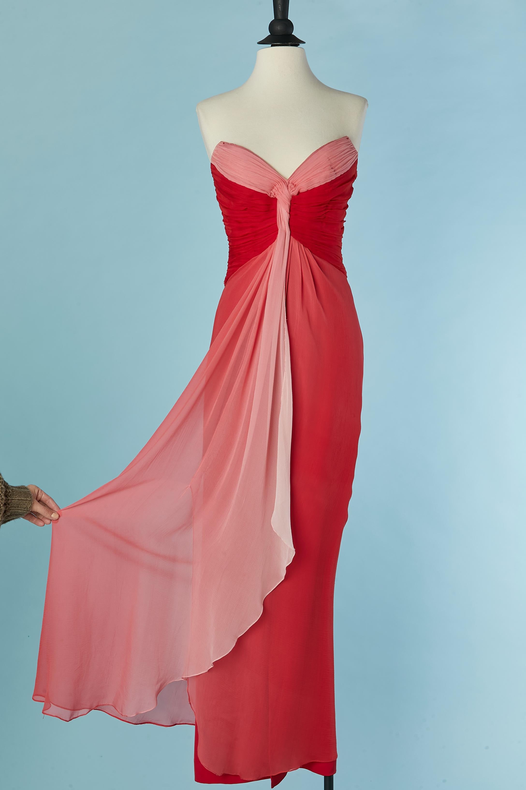 Vestido de noche bustier de gasa de seda rosa y roja con drapeado Bob Mackie para Saks Rojo en venta