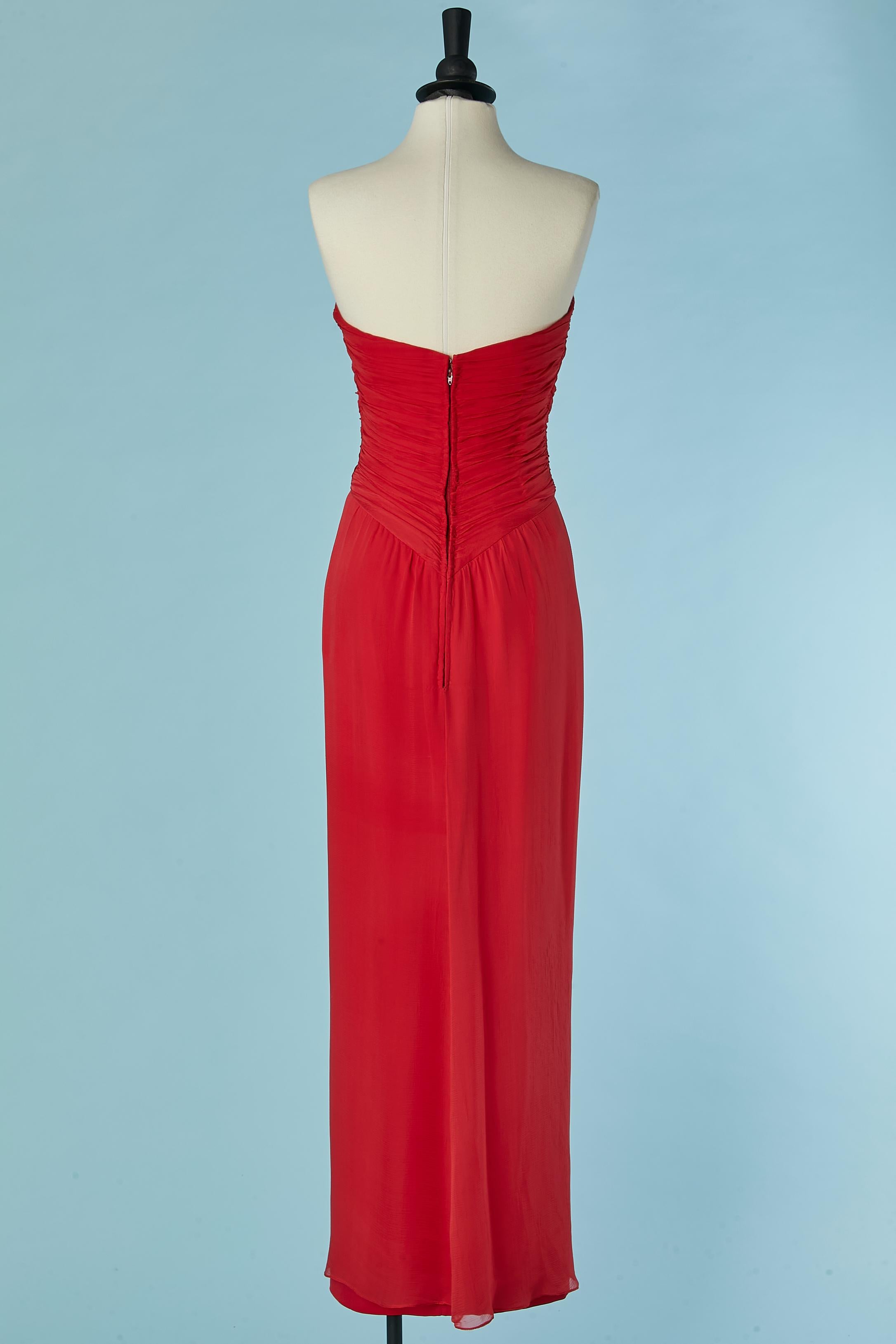 Vestido de noche bustier de gasa de seda rosa y roja con drapeado Bob Mackie para Saks en venta 1