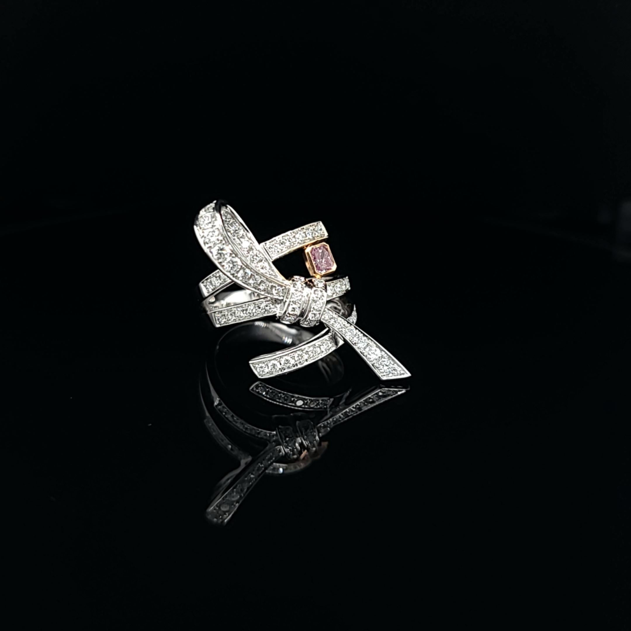 Rosa und weißer Diamant-Cocktailring mit Schleife (Moderne)