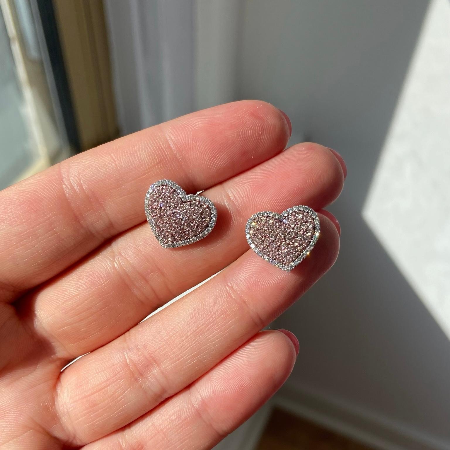 Pink and White Diamond Heart Studs In New Condition For Sale In New York, NY