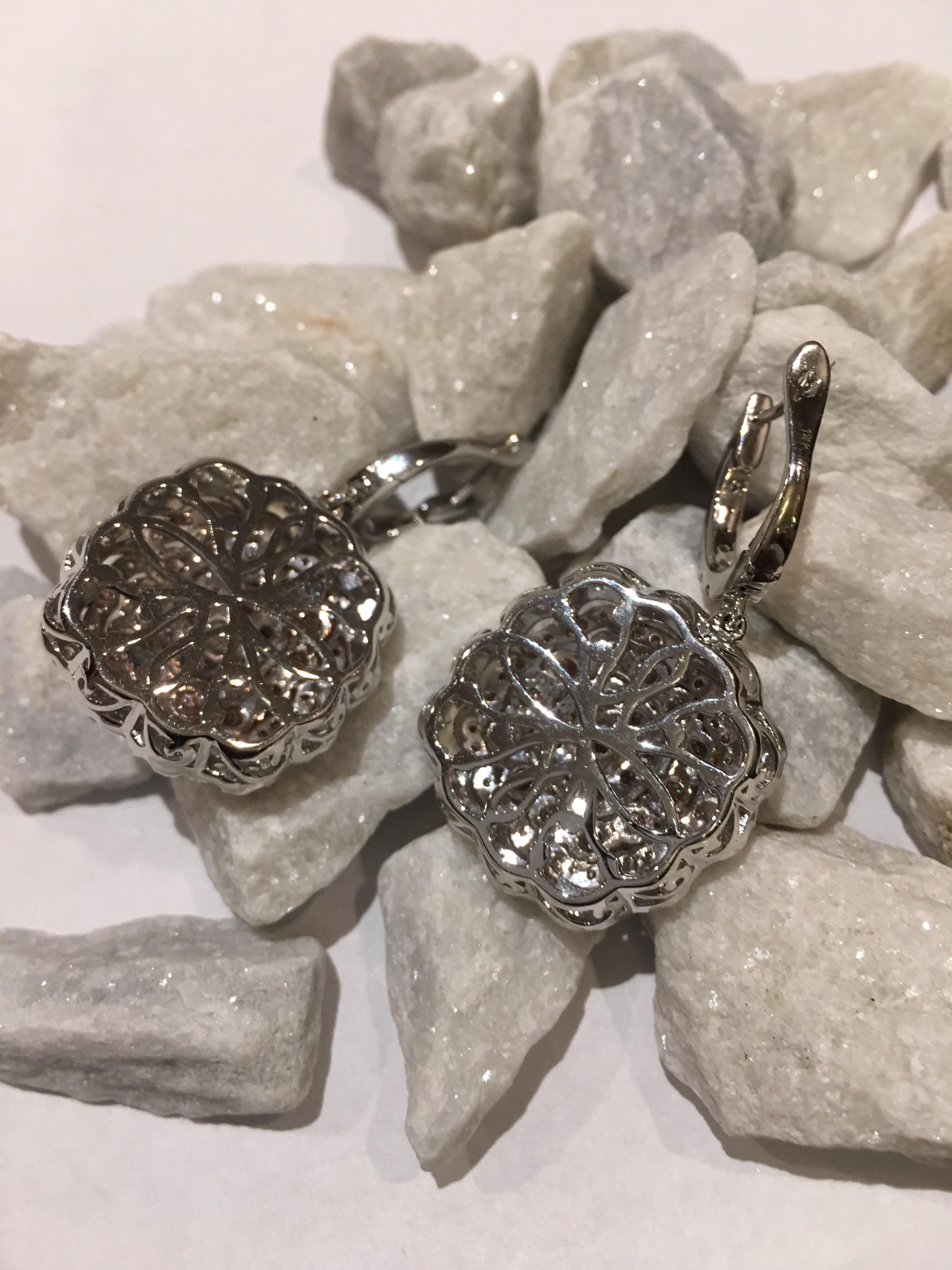 Pink and White Diamond Set in 14 Karat Gold In New Condition In Trumbull, CT