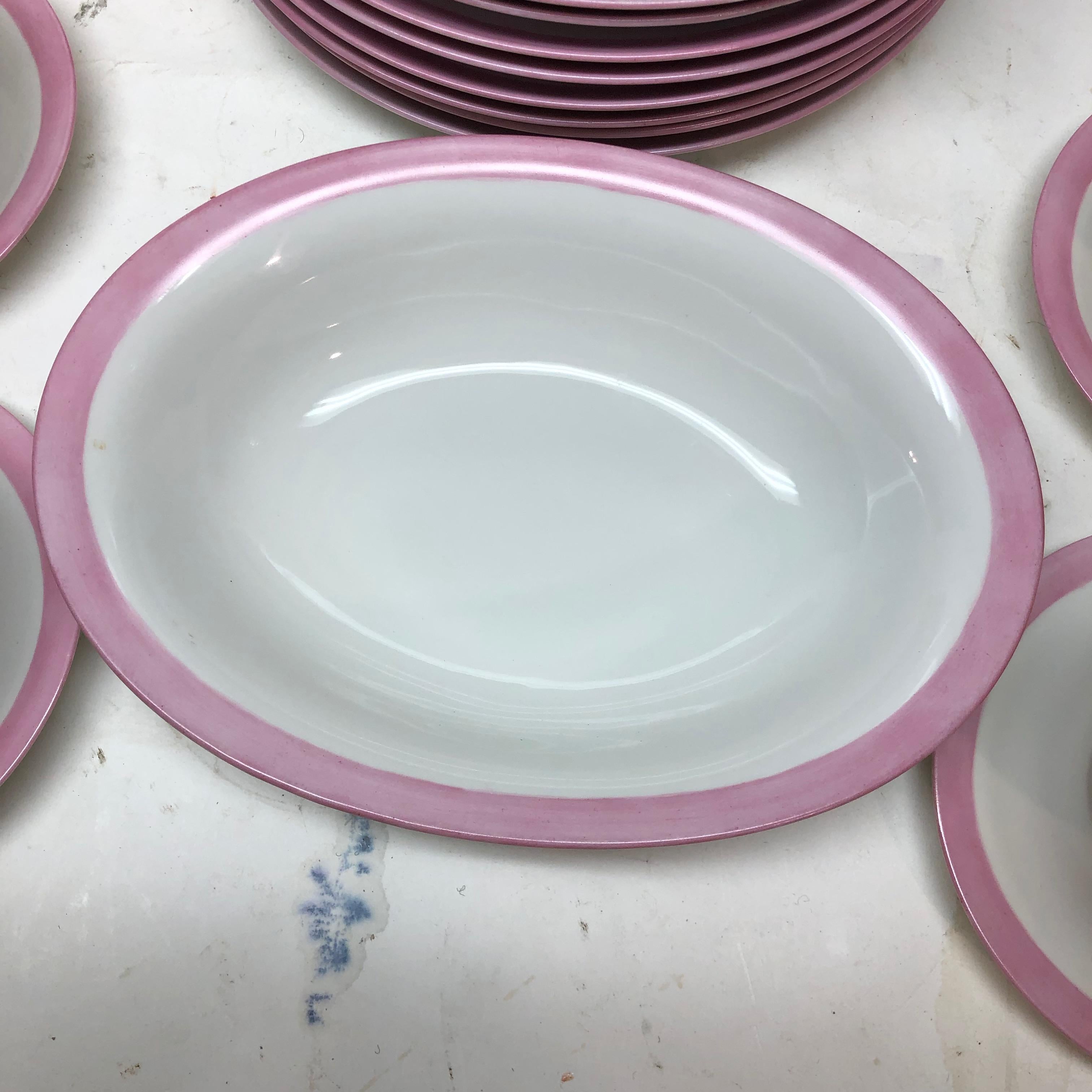 Pink and White Modern Bavarian Porcelain Set In Excellent Condition In East Hampton, NY