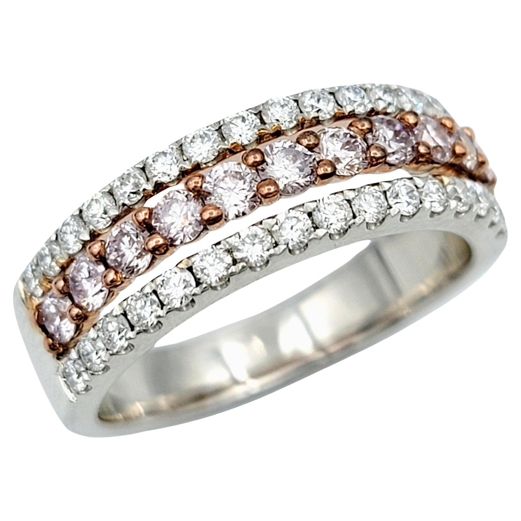 Bague semi-éternité à trois rangées de diamants pavés roses et blancs en or 18 carats