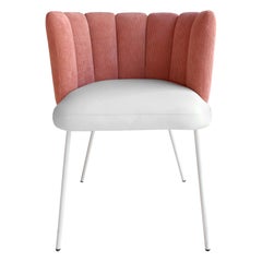 Sillón de terciopelo rosa y blanco de Monica Armani