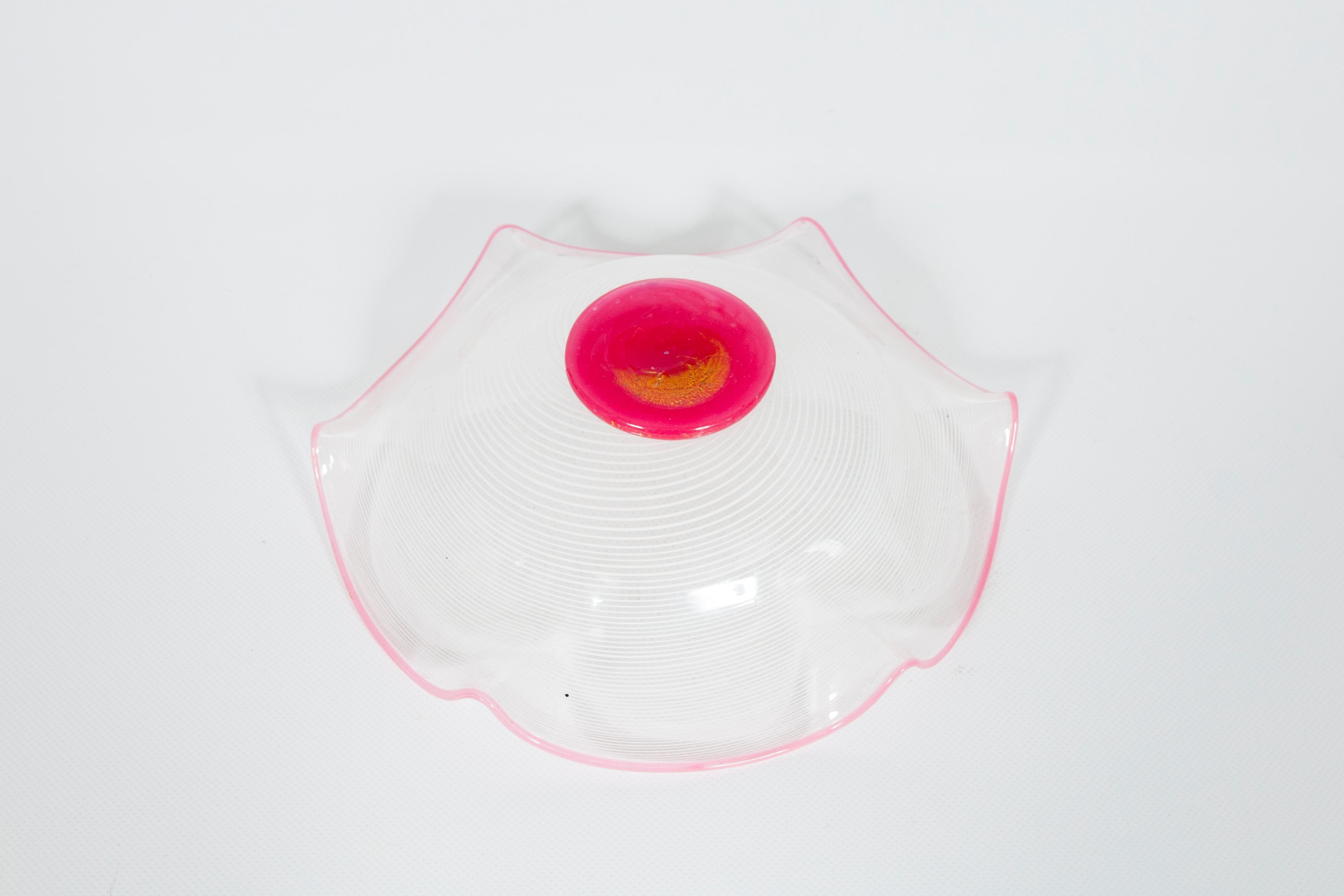 Cut Glass Pink and White Vintage Centerpiece in Blown Murano Glass and 24kt Gold, 1950s For Sale