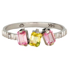 Pink and yellow sapphire gold ring. 