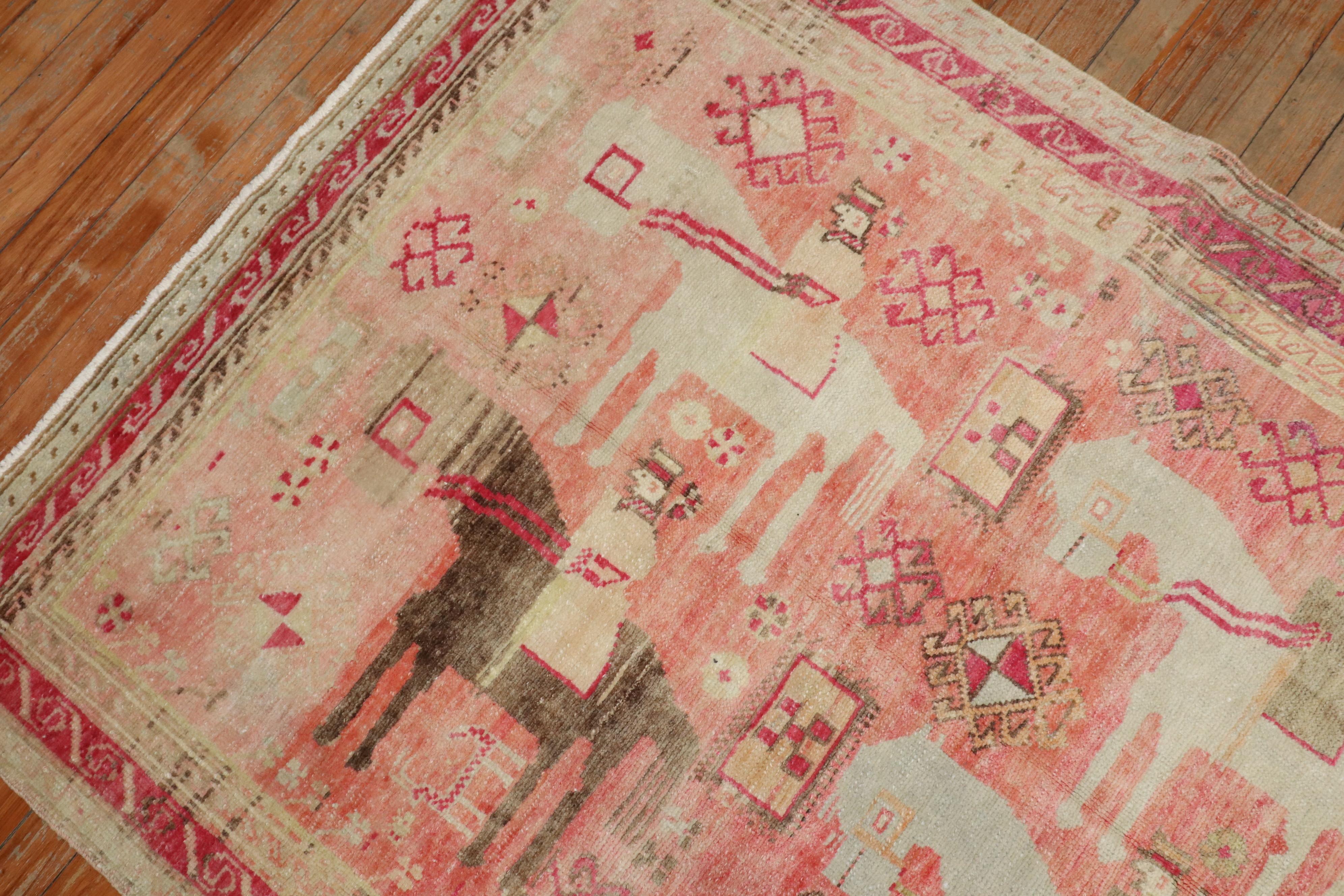 Rosa antiker Karabagh Karavan-Teppich in Rosa (20. Jahrhundert) im Angebot