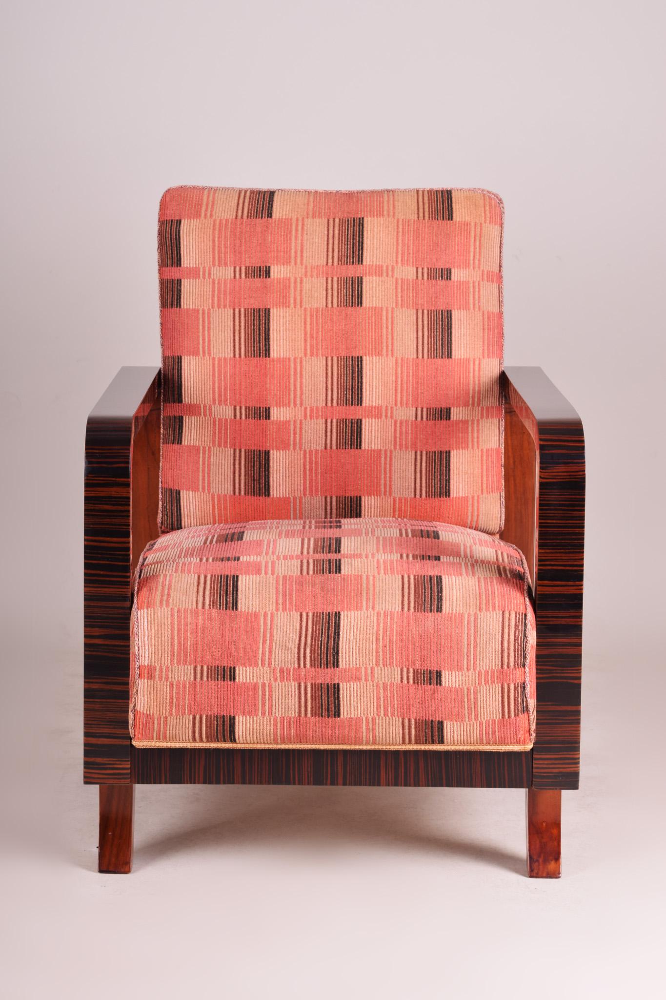 Pink Art Deco Armchair, Made in 1930s Czechia and Restored, Original Fabric For Sale 8