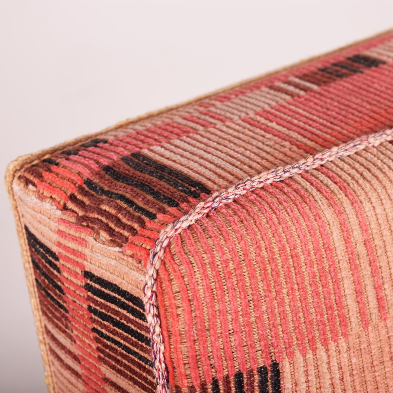 Pink Art Deco Armchair, Made in 1930s Czechia and Restored, Original Fabric For Sale 4