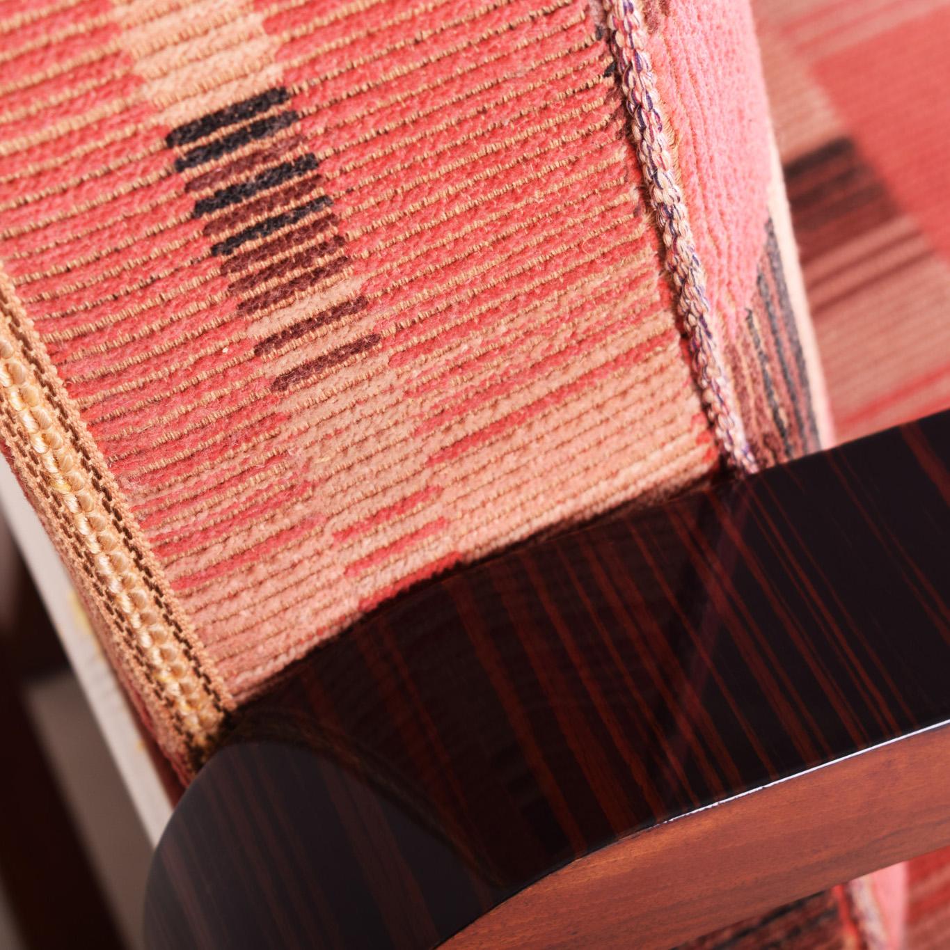 Rosa Art-Déco-Sessel, hergestellt in den 1930er Jahren in Tschechien und restauriert, Originalstoff im Angebot 2