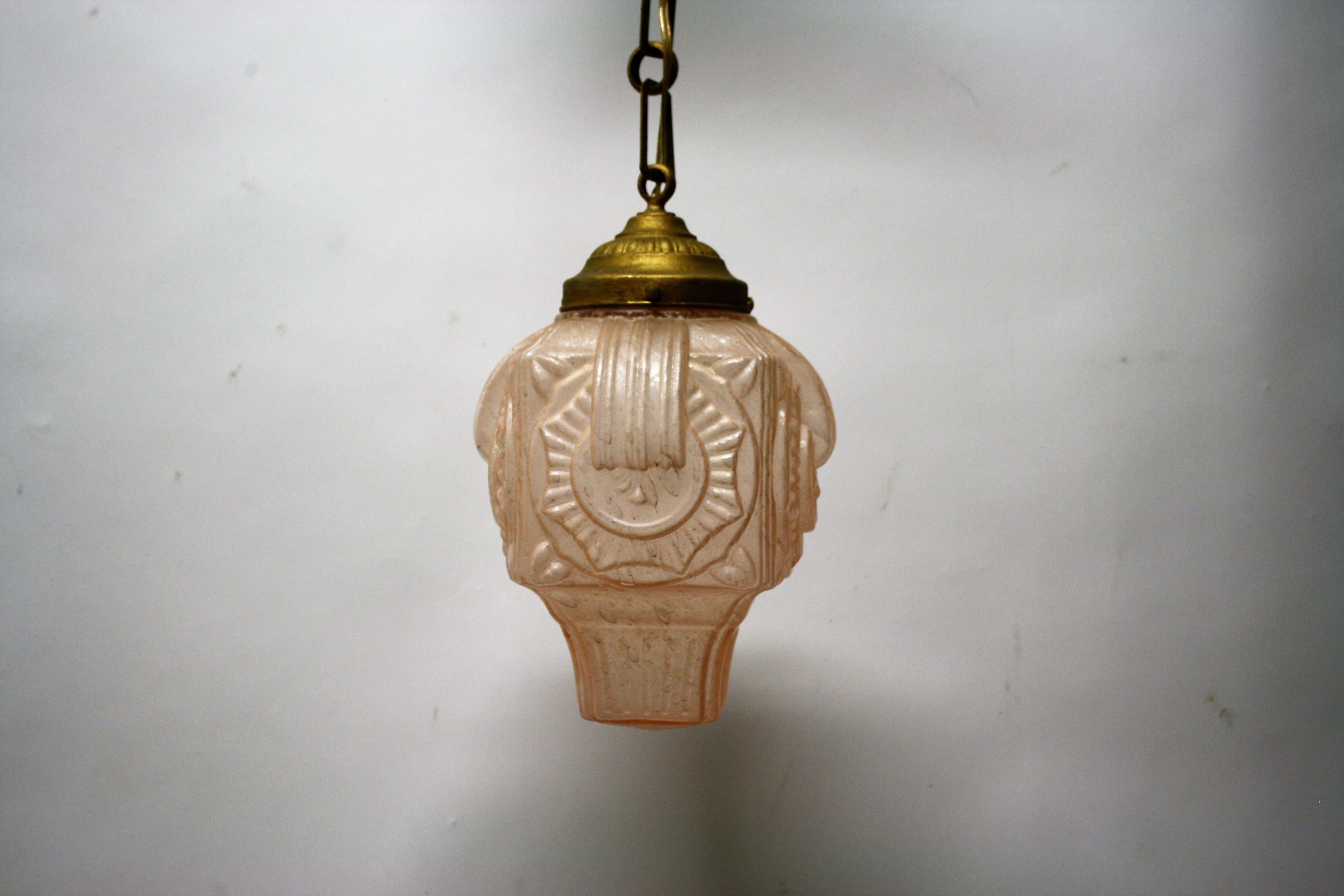 Pink Art Deco Pendant Light in Crackled Glass, 1930s In Excellent Condition In HEVERLEE, BE