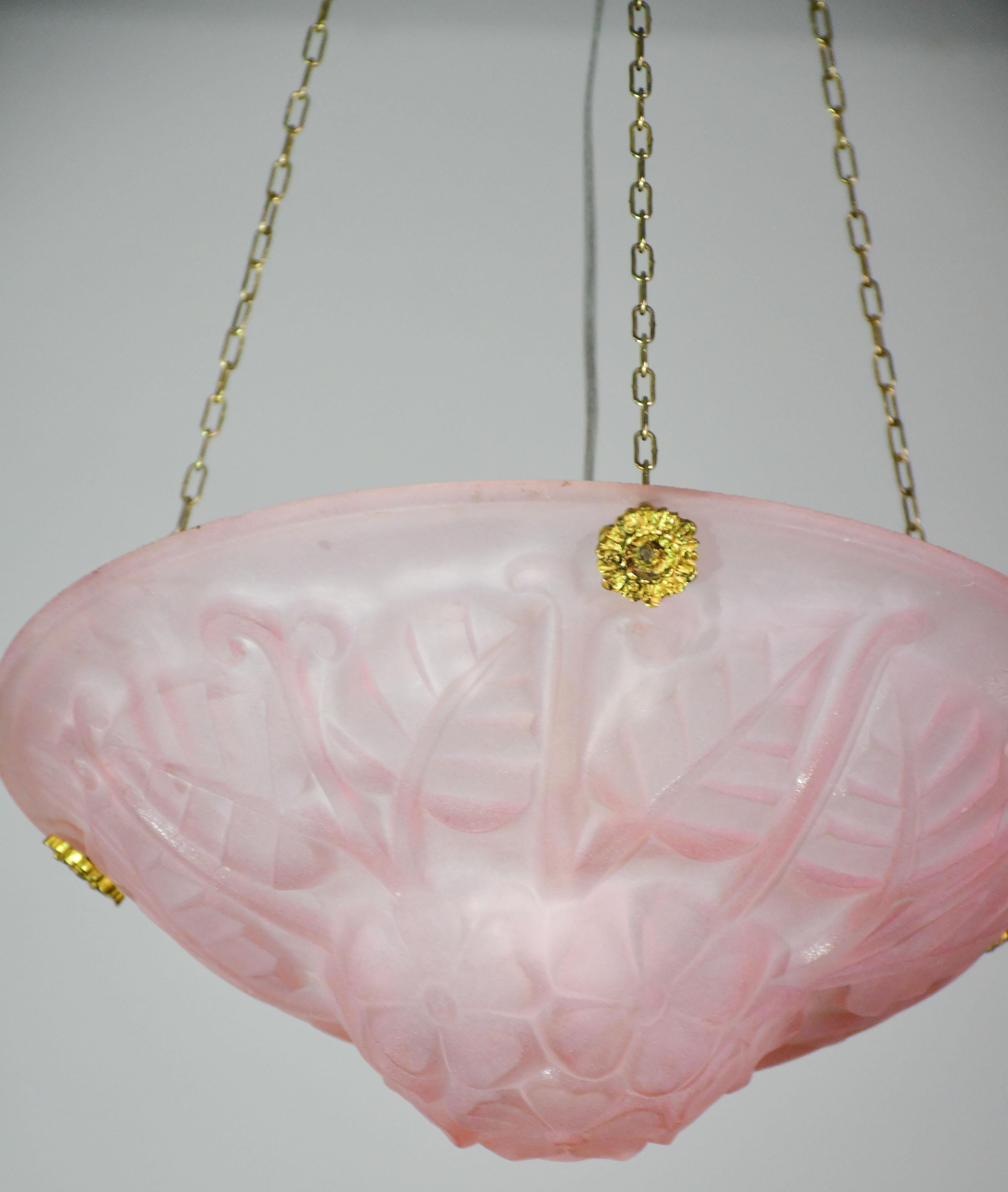 Ciondolo rosa di qualità Top-Light Deco con decorazioni floreali, firmato Degué In condizioni buone in vendita a Roma, IT