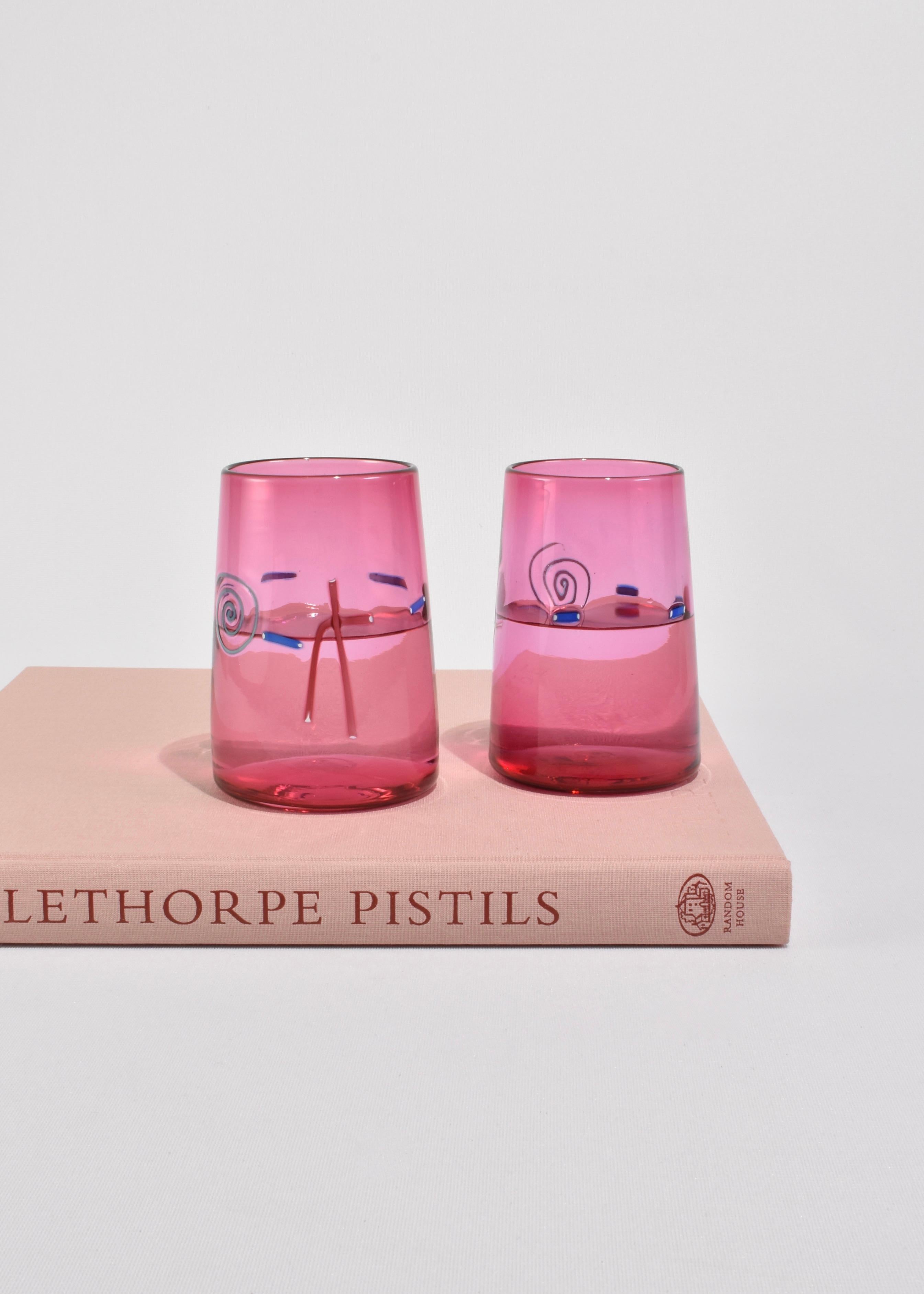 Set di bicchieri in vetro artistico rosa In condizioni buone in vendita a Richmond, VA