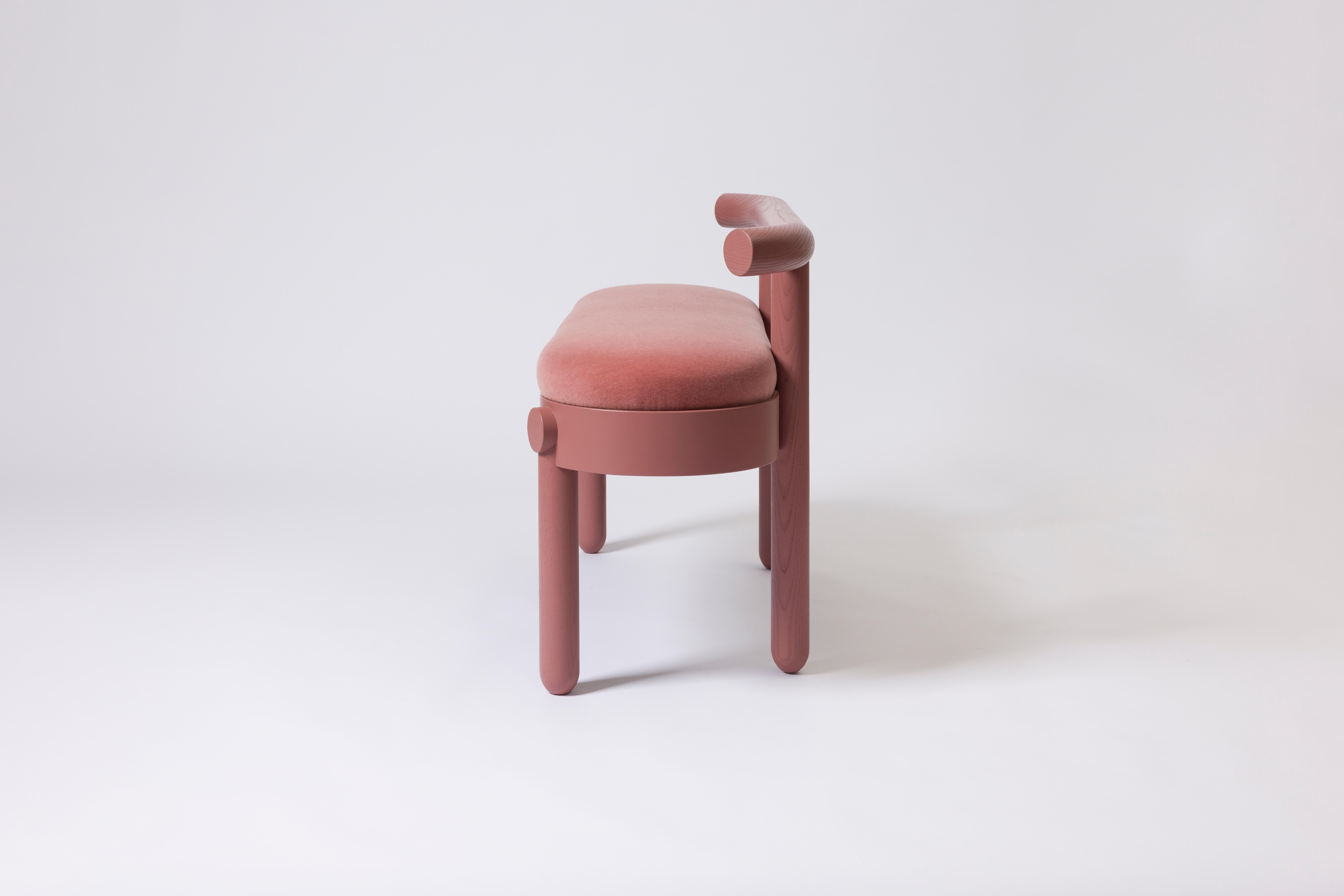 Mohair Banc à dossier en bois dur en frêne rose par BNF Studio en vente