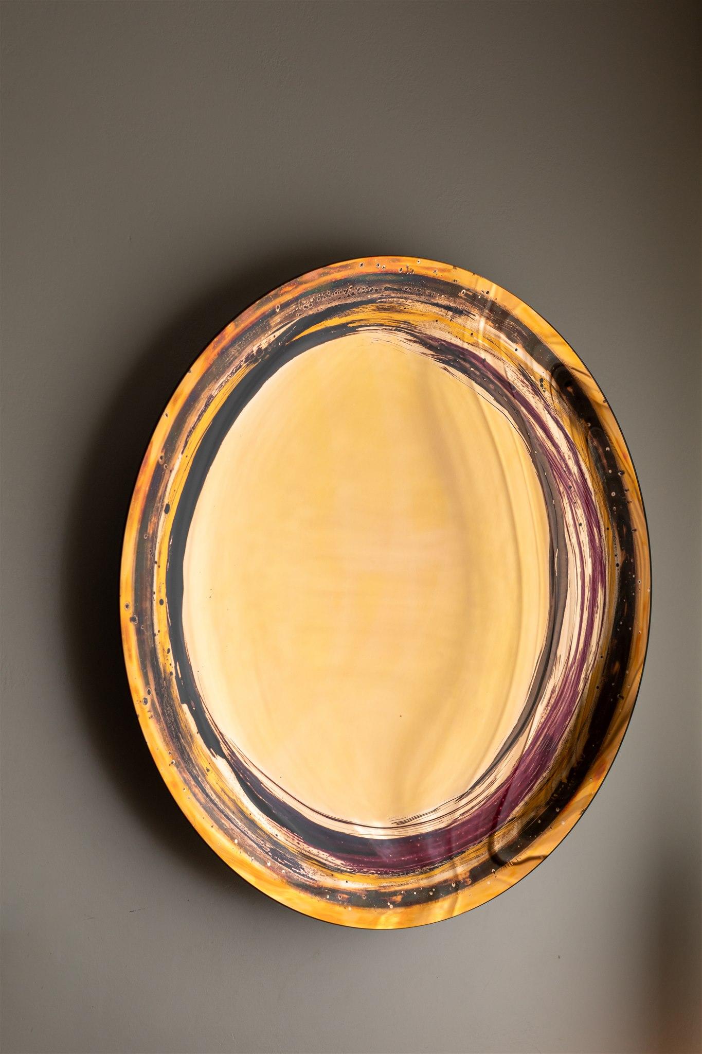 Espejo de Pared Aura Rosa by OOM Vidrio Contemporáneo
Dimensiones: Ø 96 cm.
Materiales: Lustre de oro de 24 quilates y esmaltes cerámicos sobre vidrio rosa, técnicas mixtas.

Descubre la Colección Dome, donde el arte del vidrio se une al diseño