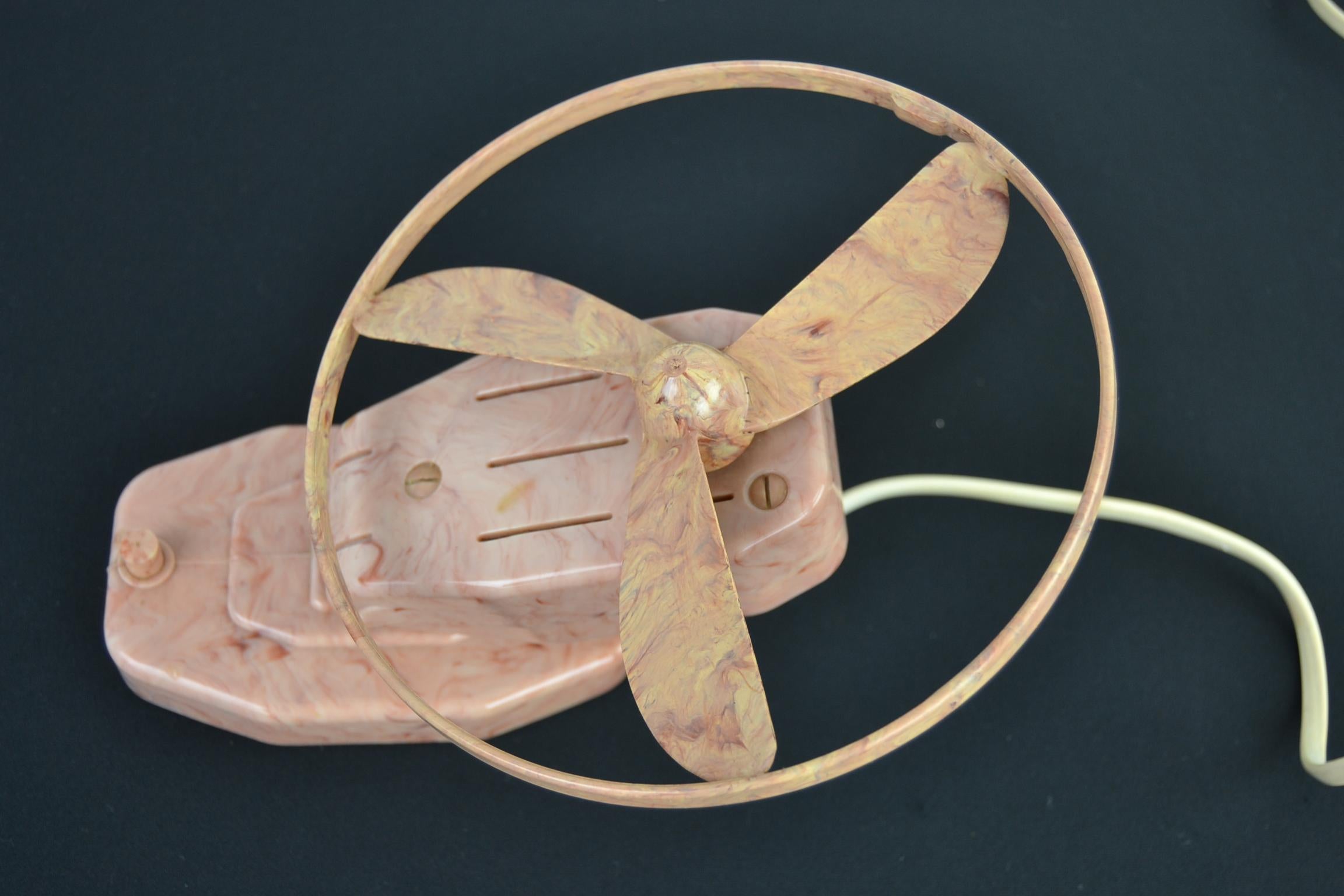 Industrial Pink Bakelite Electric Table Fan by Tana VEB Germany, 1950s For Sale