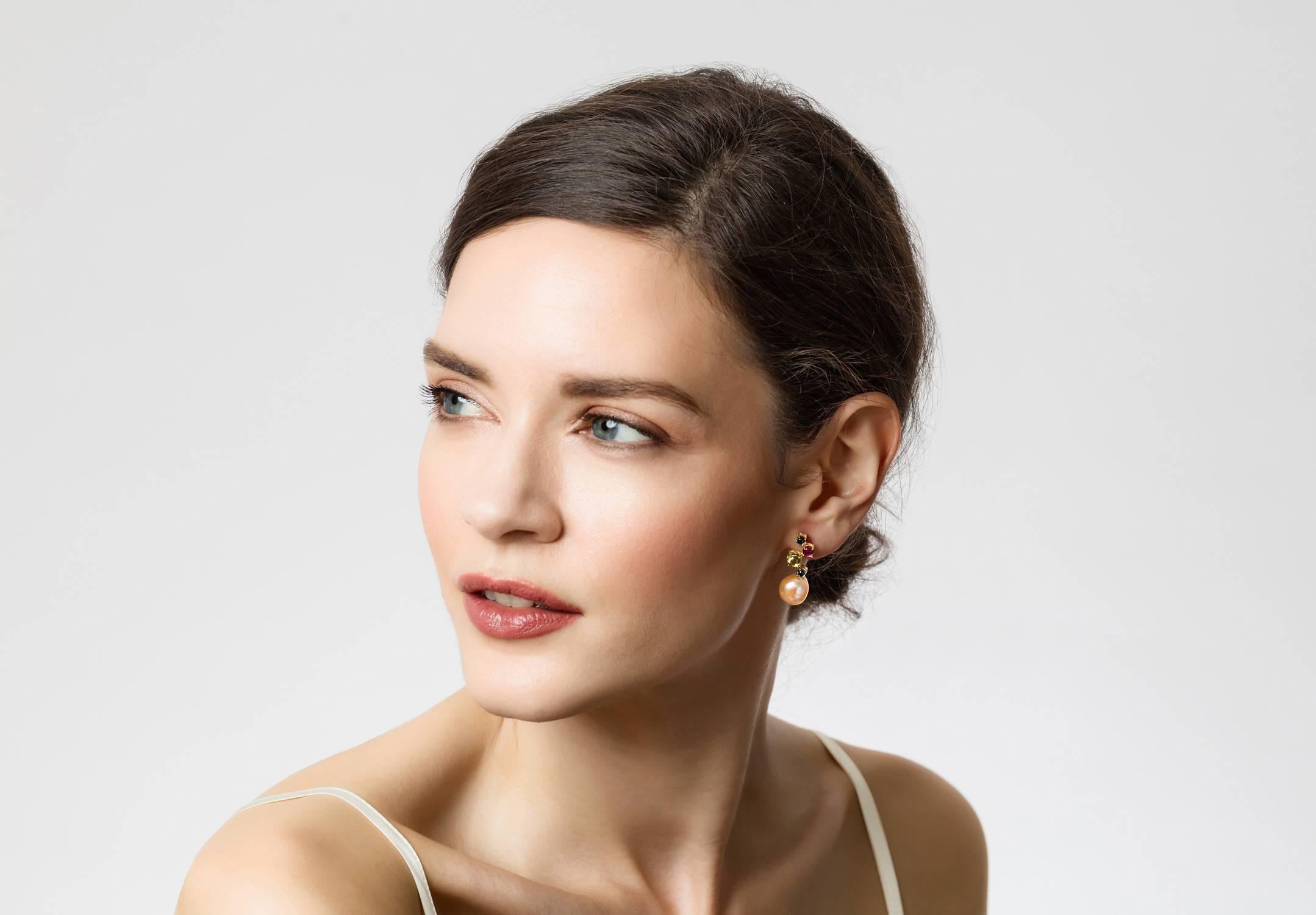 Rosa Barock Perle Blau Grün Rosa 18 Karat Massiv Gold Tropfen Klassische Ohrringe (Zeitgenössisch) im Angebot