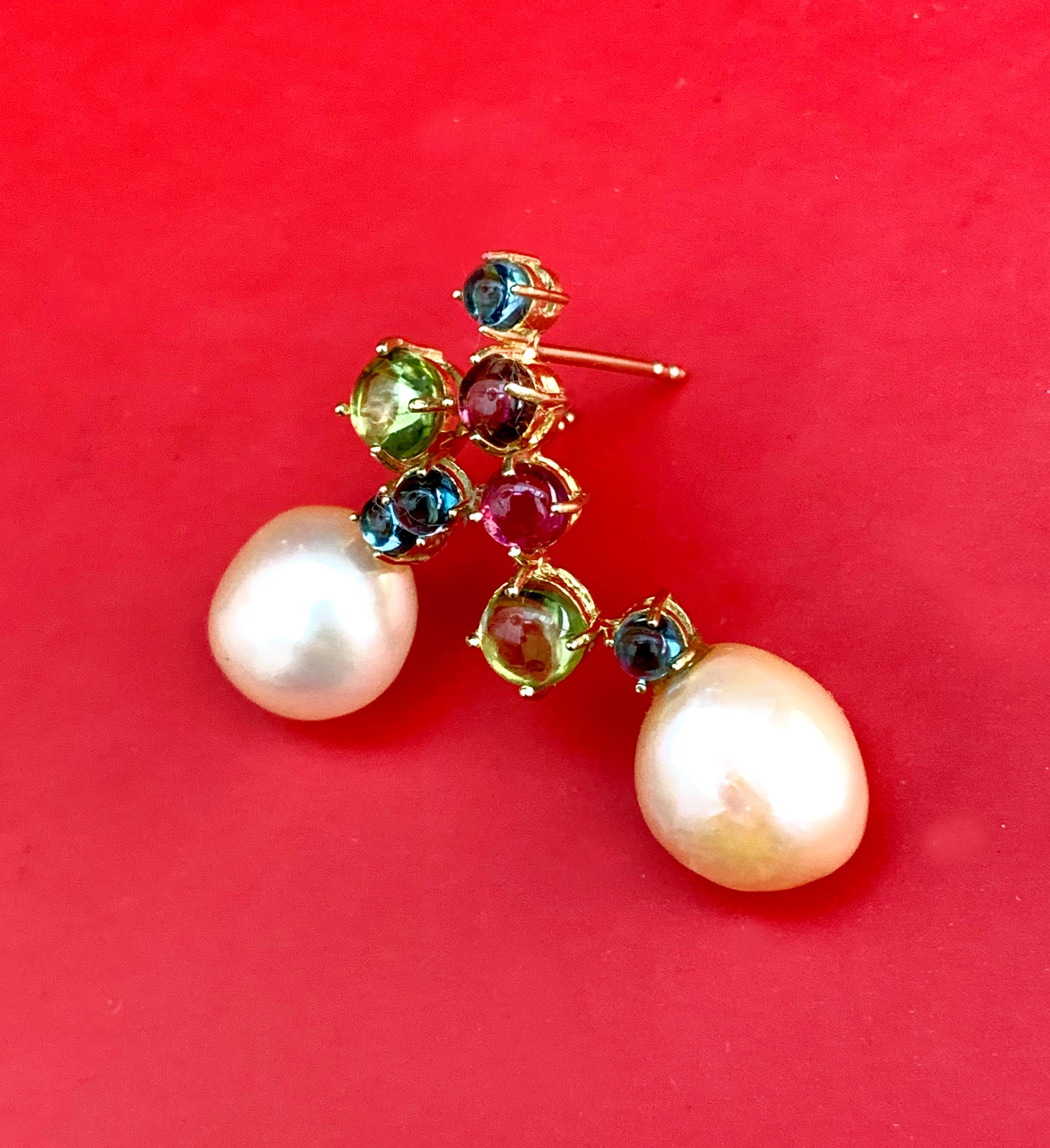 MAVIADA's Cavallo Cascade Midi
These are the perfect pair of Pearl earrings! Pearls are having a revival recently and our contemporary, playful Cavallo series, hits all the marks. Set in luxurious 18k yellow gold, these earrings are so versatile --