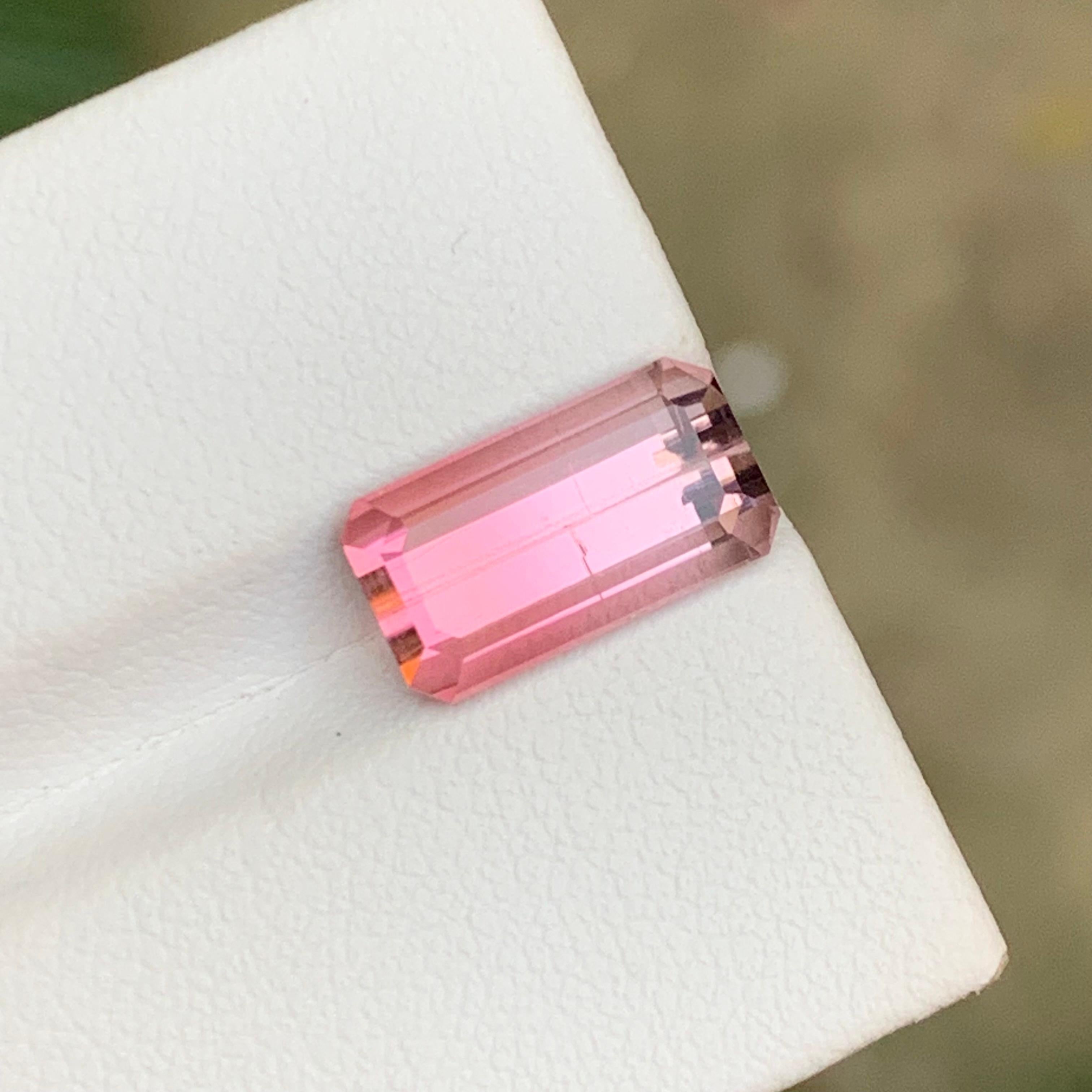 Contemporary Pink Bicolor Natural Tourmaline Gemstone 4.30 Carat Emerald Cut  Ring, Jewelry For Sale