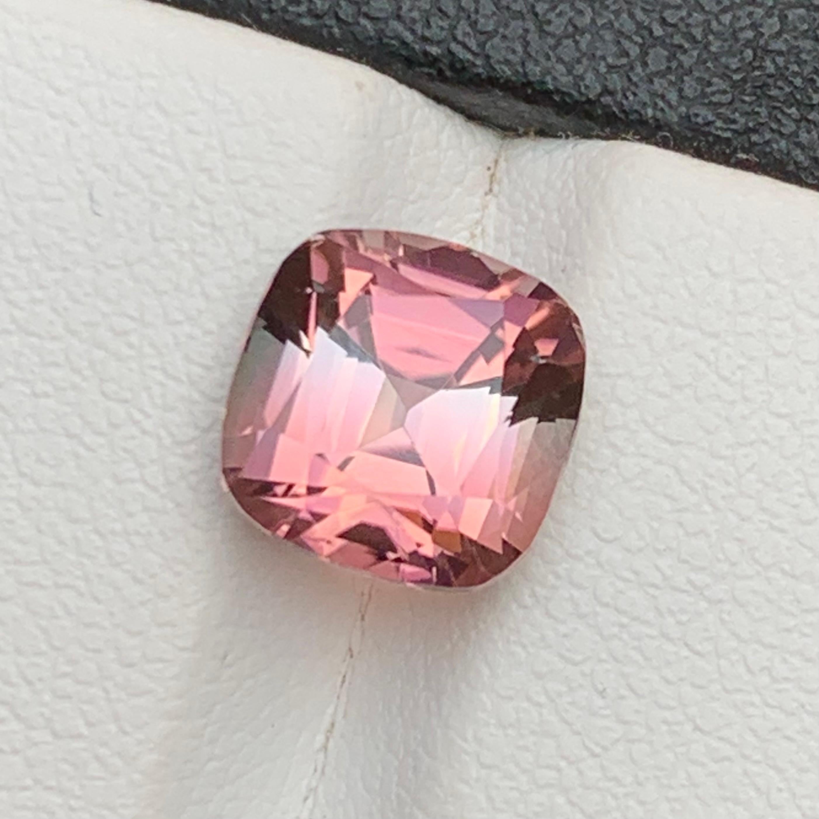 Women's or Men's Pink Bicolor Natural Tourmaline Ring Loose Gemstone 4.15 Ct Cushion Cut-Jewelry For Sale