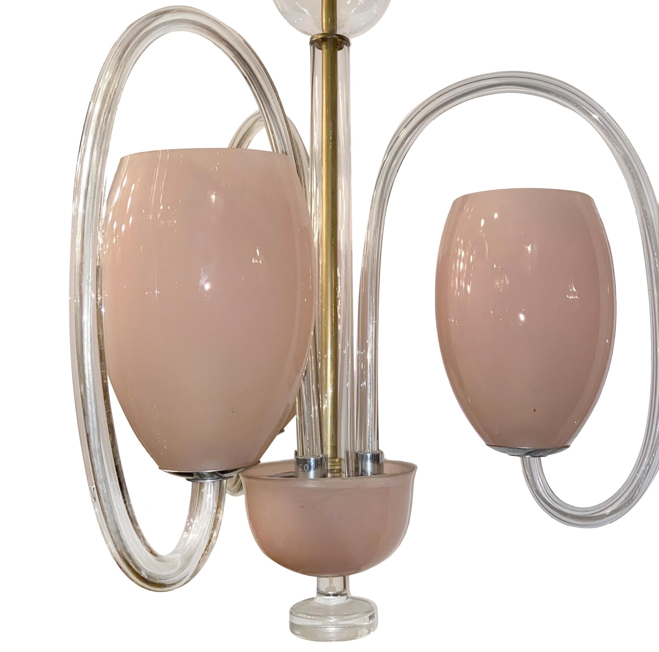 Francese Lampadario a luce rosa in vetro soffiato in vendita