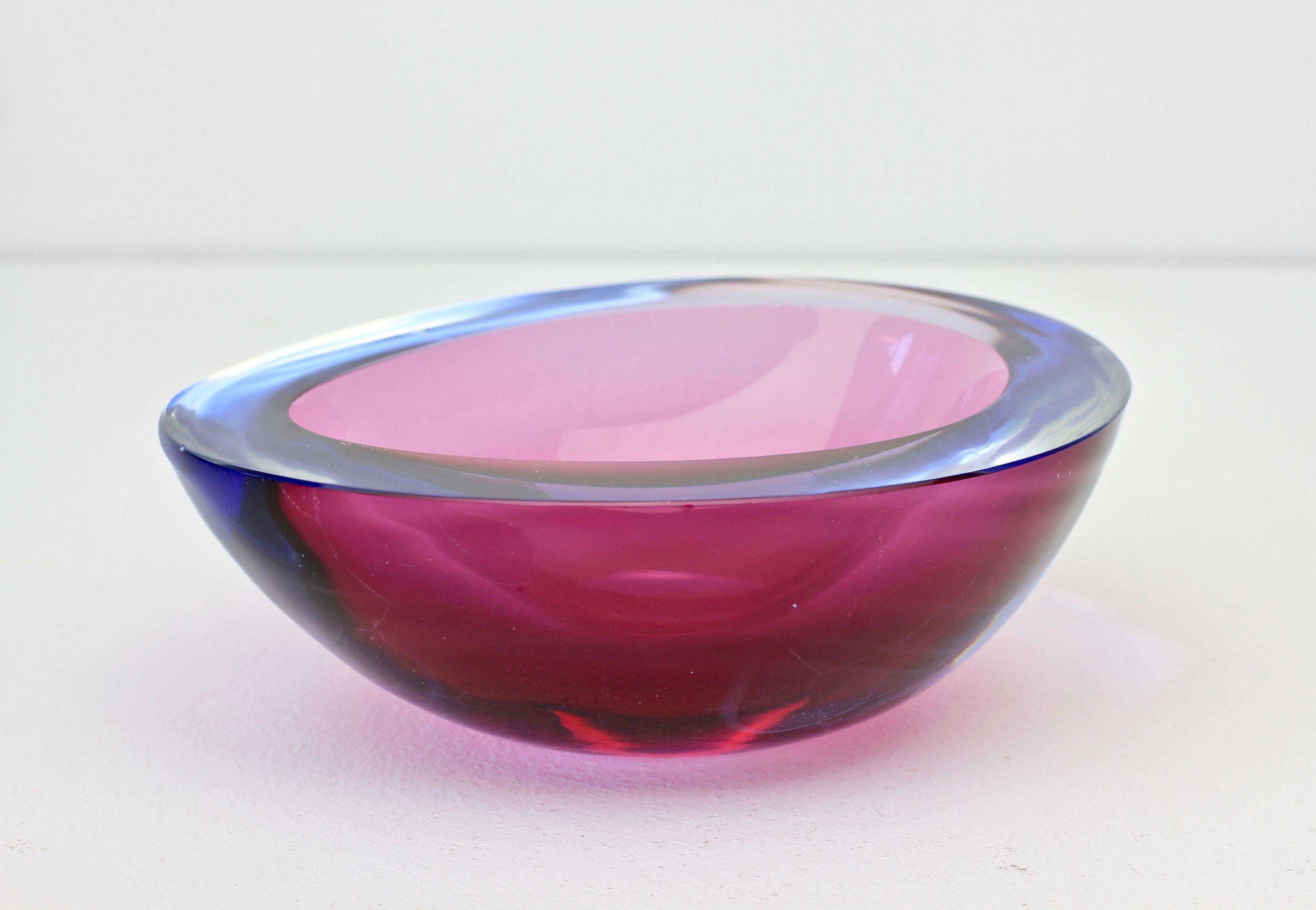 Pink and Blue Italian Murano 'Sommerso' Glass Bowl Attributed to Seguso, c.1960s 1