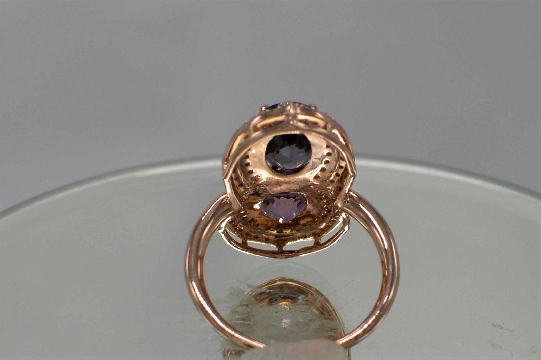 Cocktail-Spinellring aus 14 Karat Roségold mit rosa und blauen natürlichen Spinell-Edelsteinen Damen im Angebot