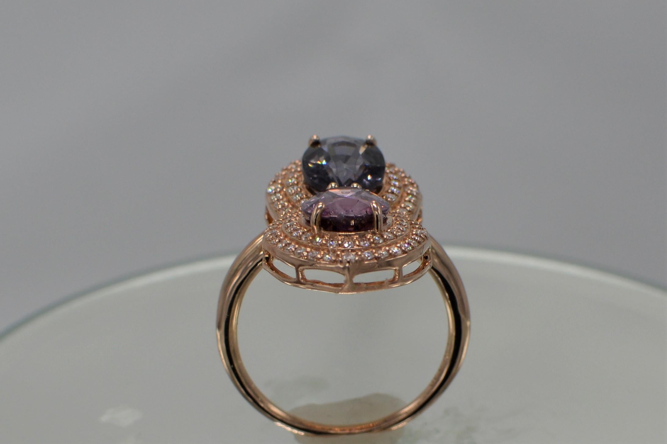 Cocktail-Spinellring aus 14 Karat Roségold mit rosa und blauen natürlichen Spinell-Edelsteinen im Angebot 2