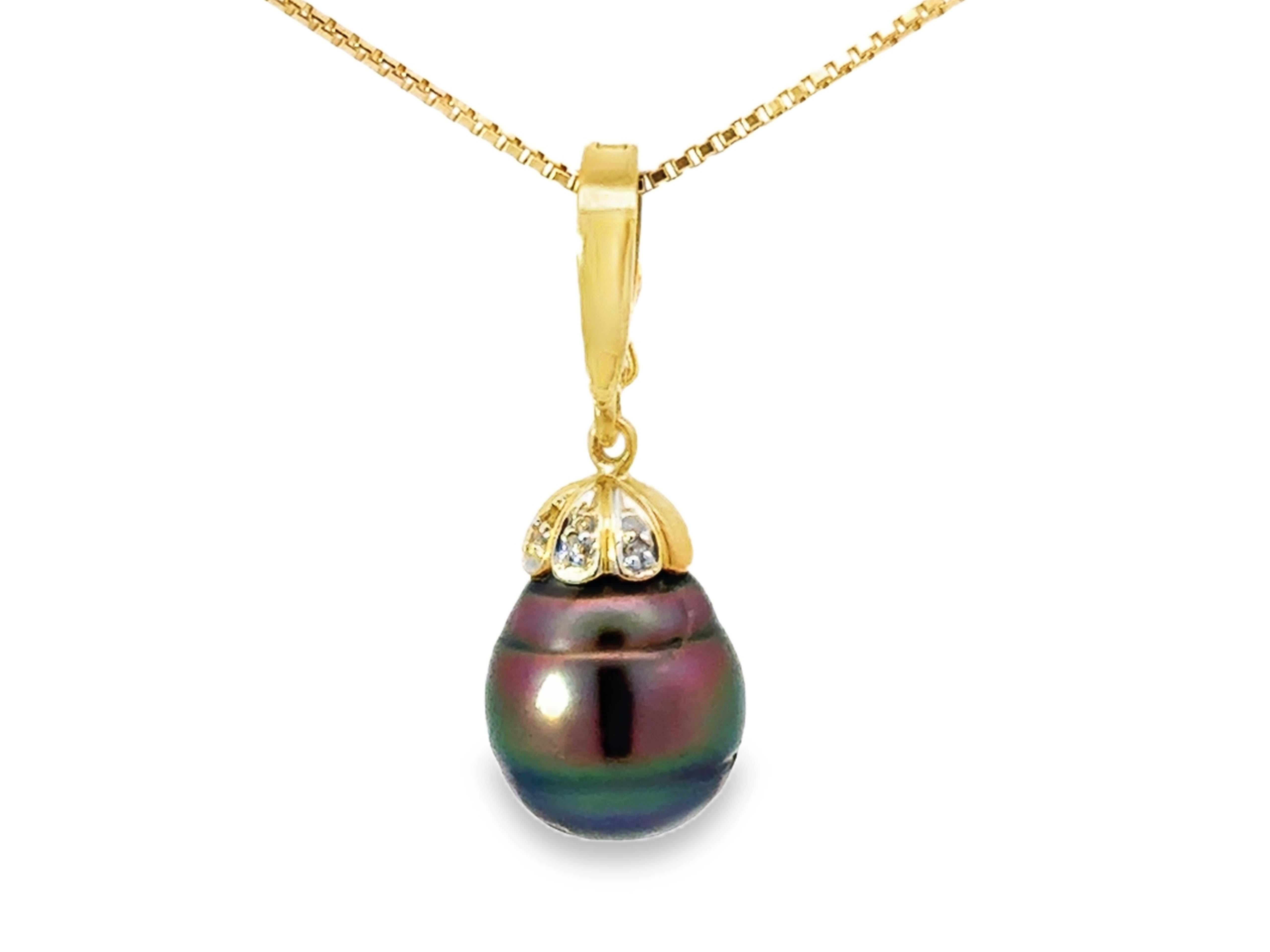 Moderne Pendentif en or jaune 18 carats avec perle de Tahiti rose, bleue et diamant sur chaîne en vente