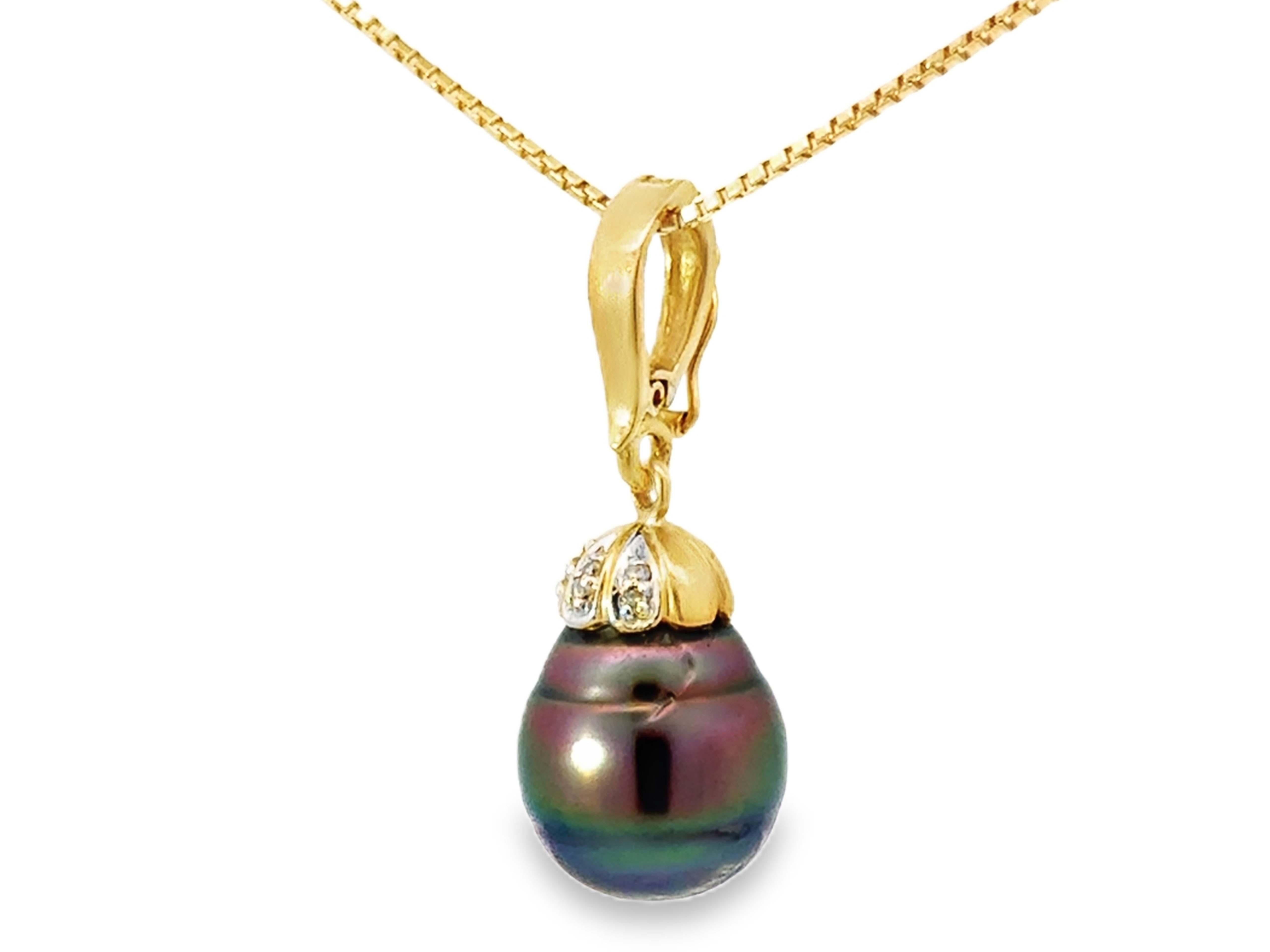 Pendentif en or jaune 18 carats avec perle de Tahiti rose, bleue et diamant sur chaîne Excellent état - En vente à Honolulu, HI