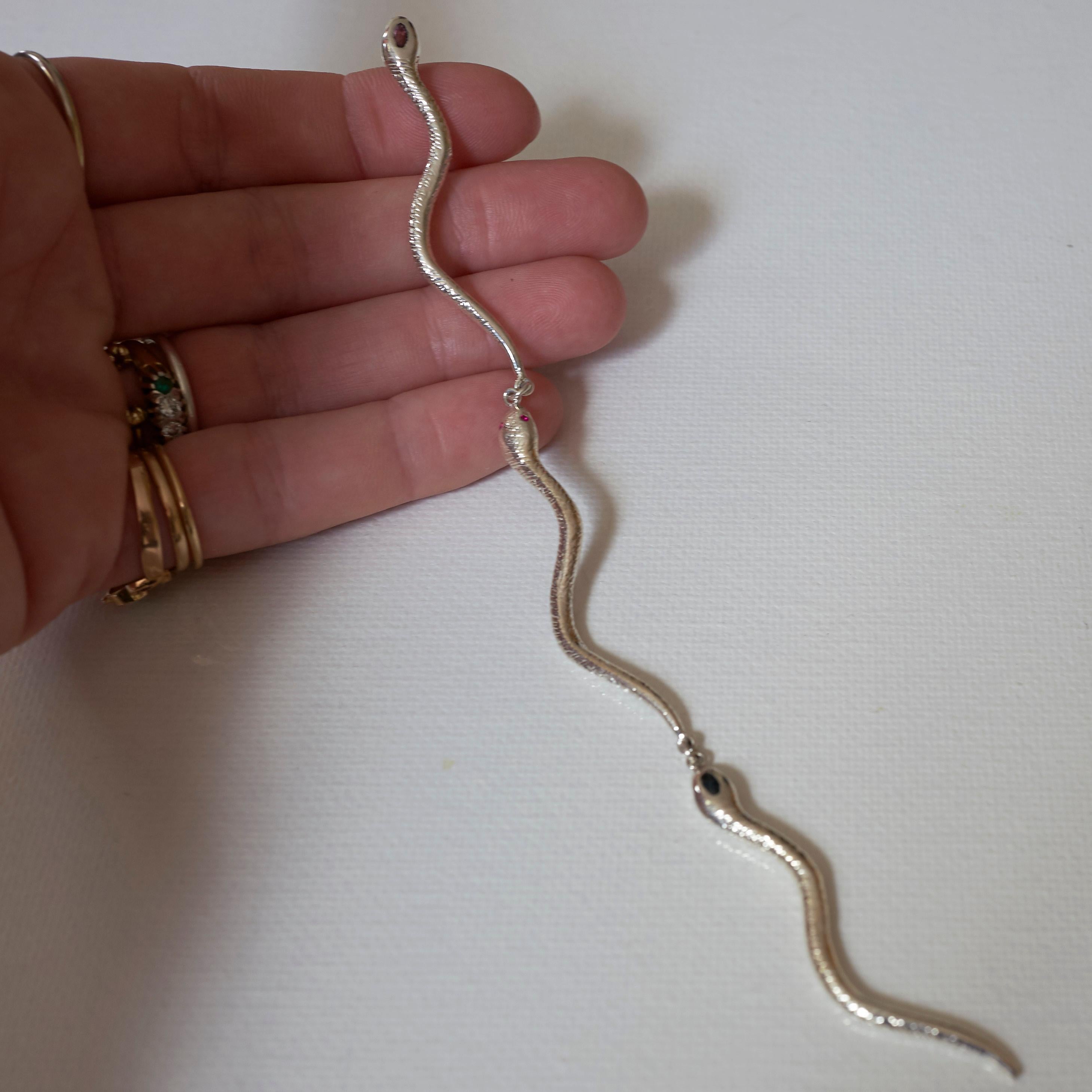 Orecchino pendente con tormalina rosa blu e rubino, serpente in argento J Dauphin in vendita 1