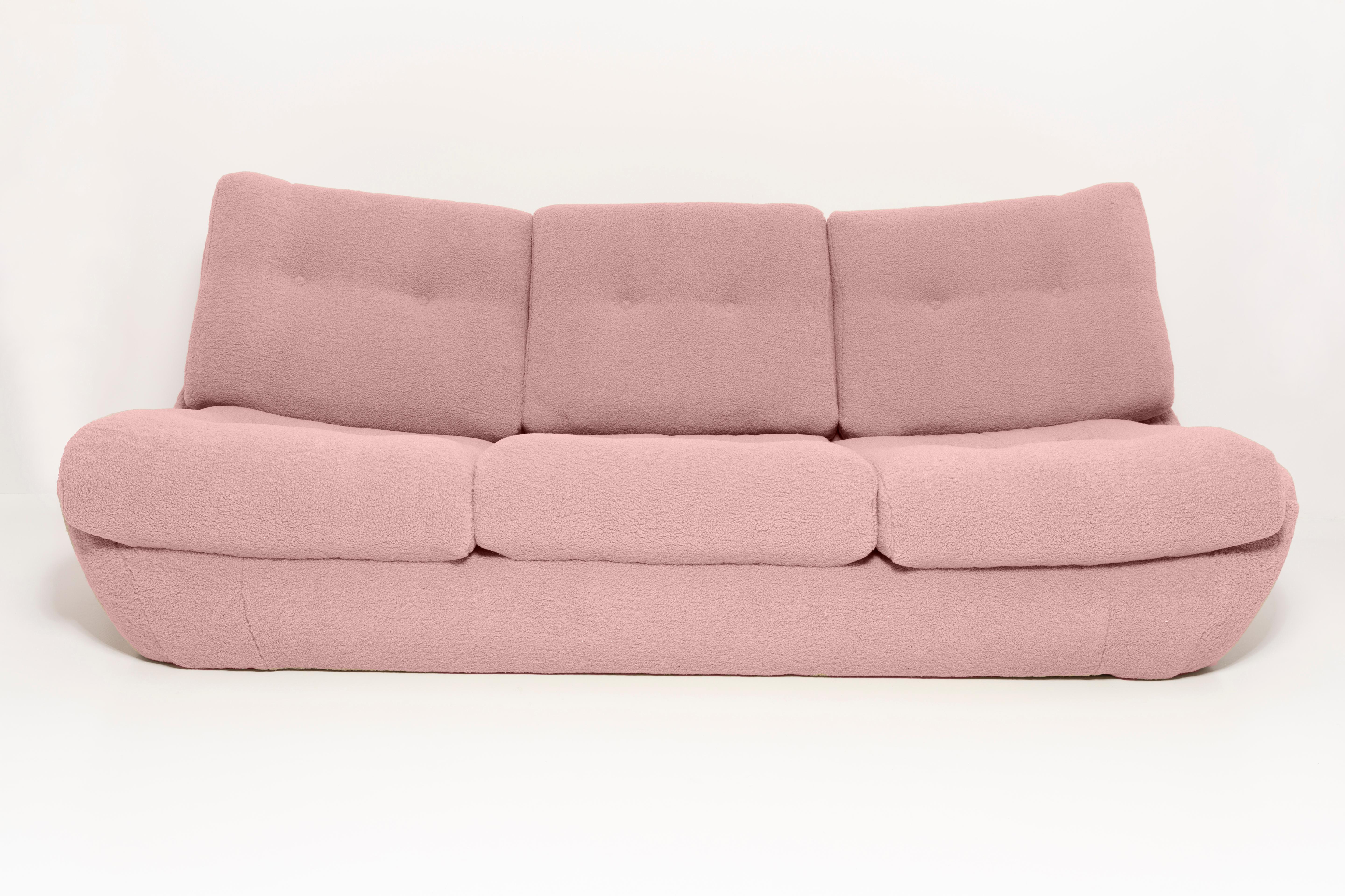 20th Century Pink Blush Boucle Atlantis Sofa and Armchairs, Europe, 1960s For Sale