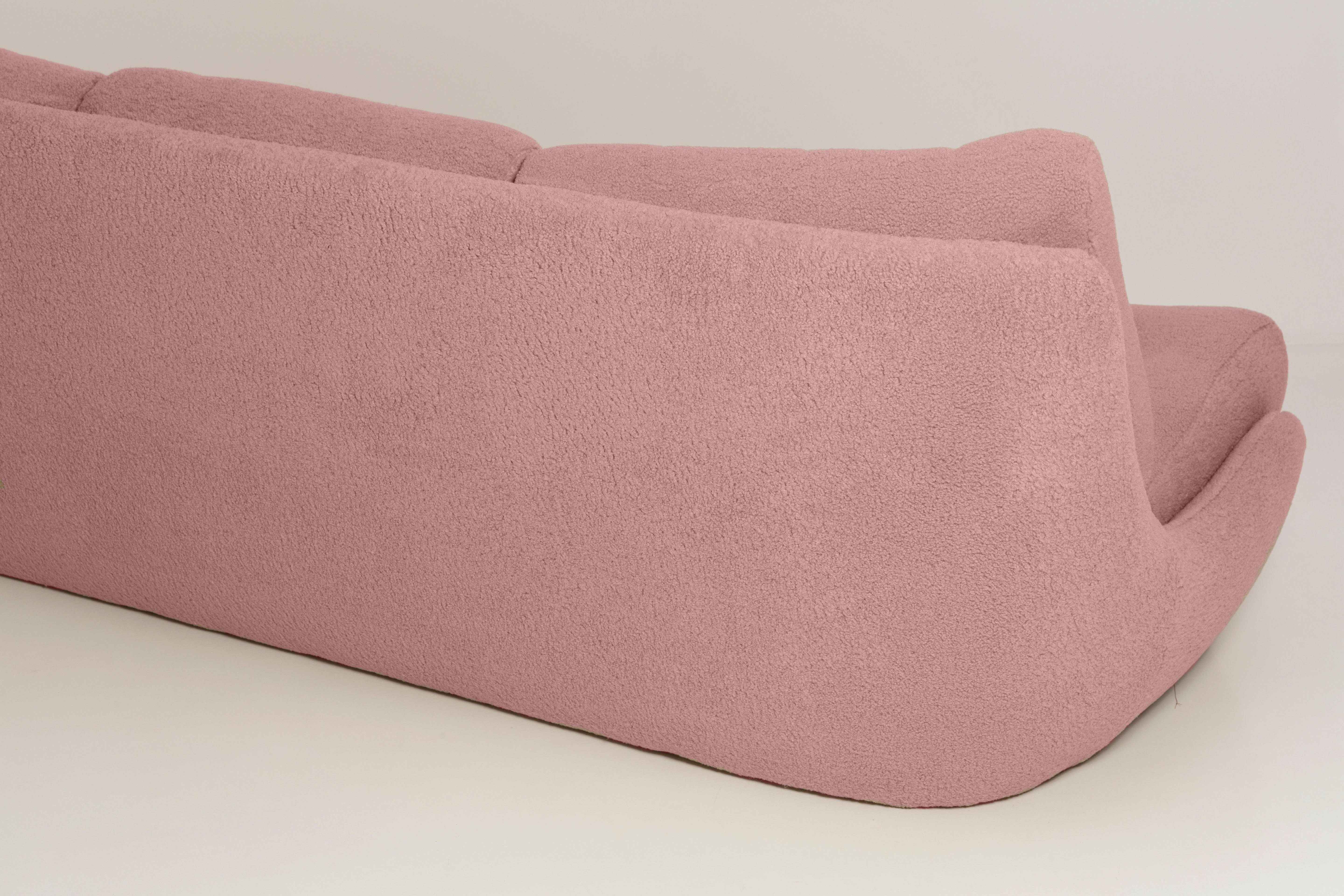 Pink Blush Boucle Atlantis Sofa and Armchairs, Europe, 1960s For Sale 7